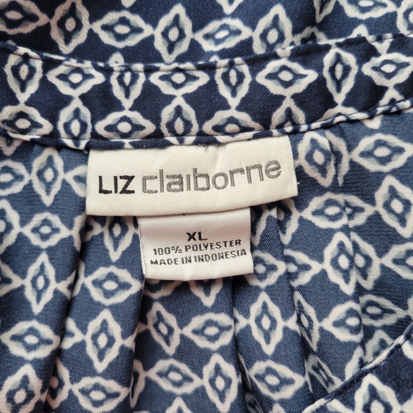 Liz Claiborne Women's XL Sleeveless Top Blouse Blue Geometric Button-Up