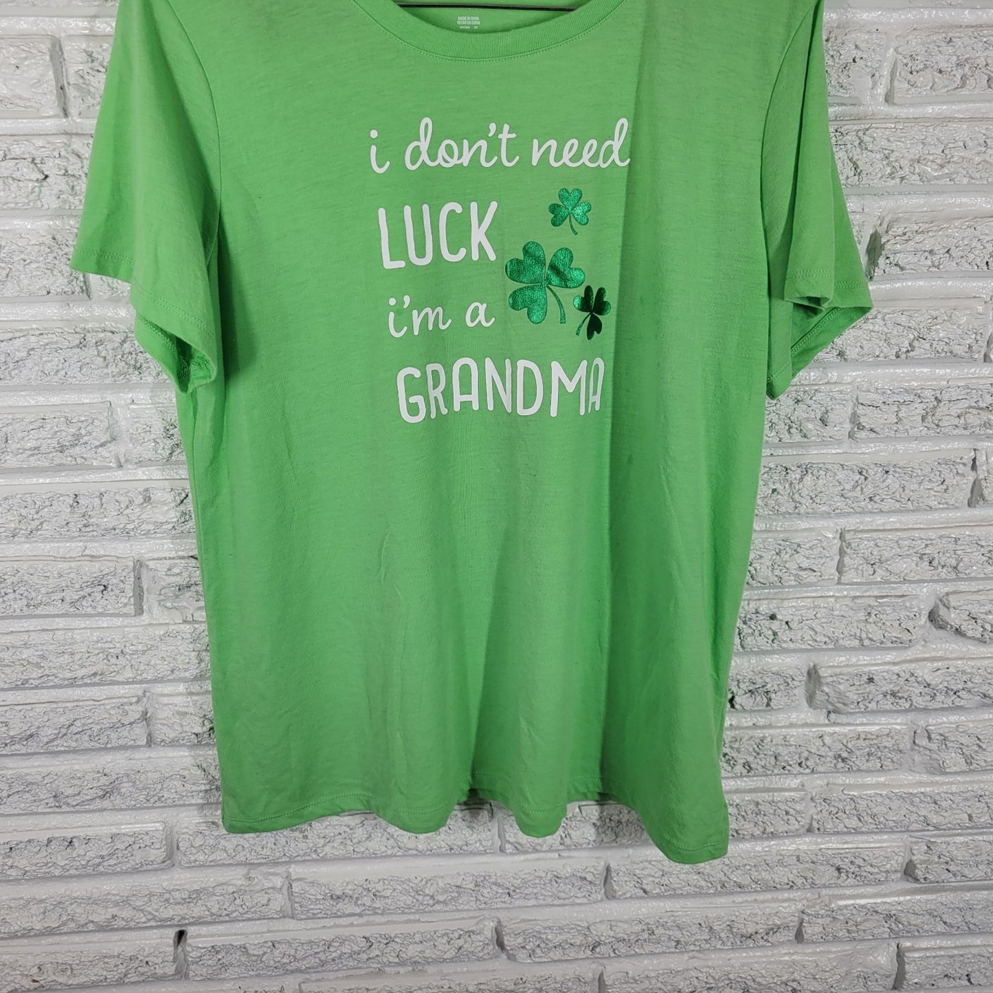 St Patricks Day Womens Top XXL 20 Plus Tee Lime Green I Dont Need Luck Grandma