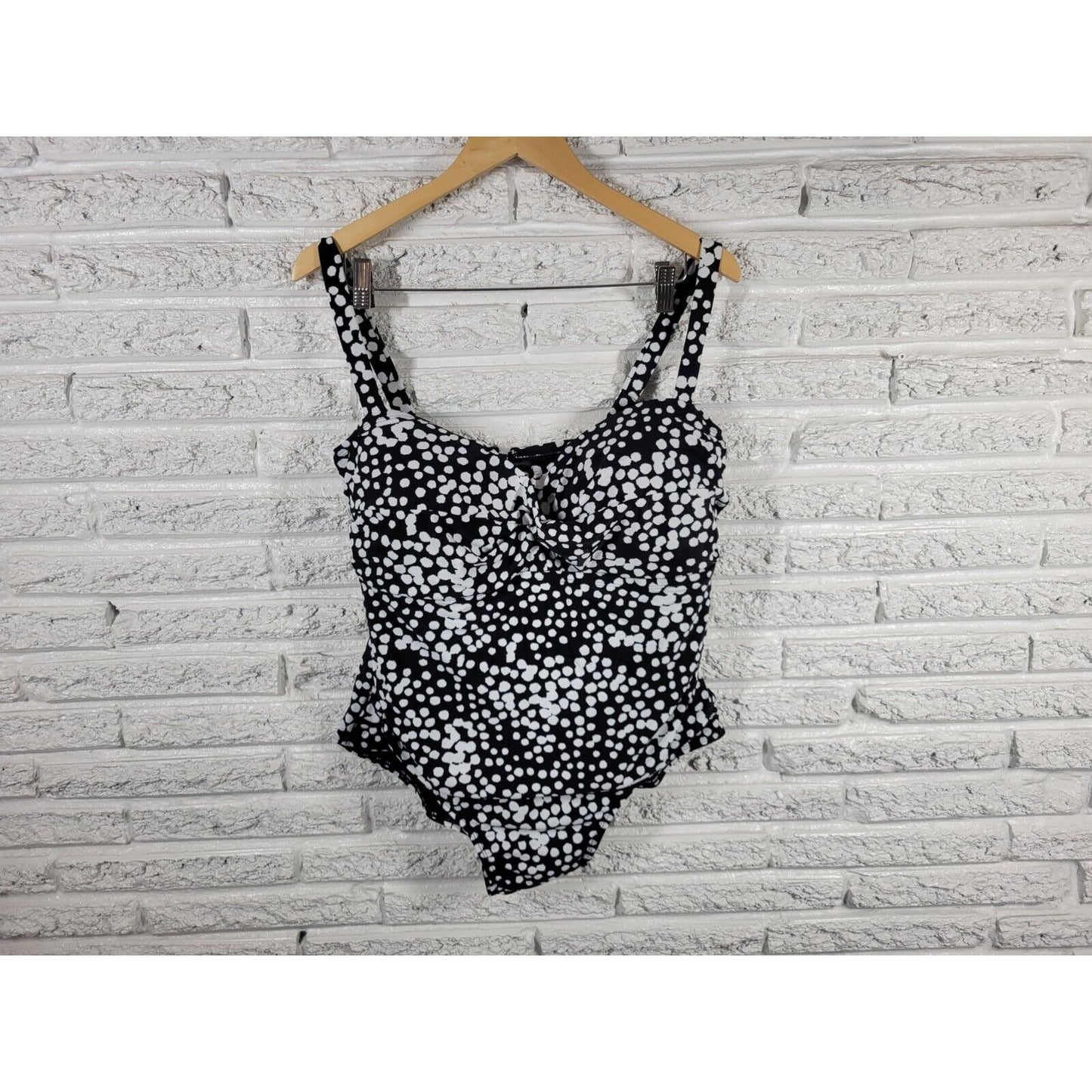 Catalina Womens Swimsuit 3X 22W 24W One Piece Black Paint Blotch Bra Wide Strap