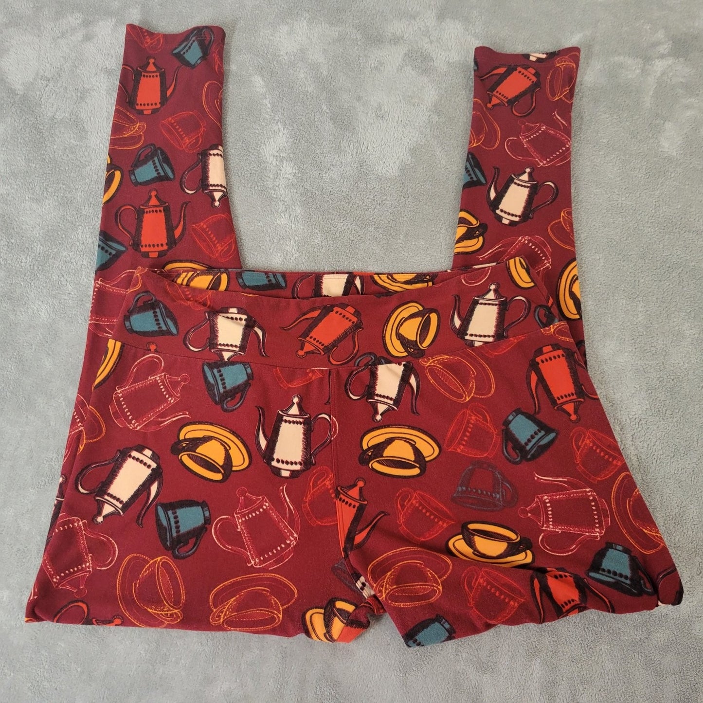 LuLaRoe Womens Leggings Tall Curvy Burgundy Red Coffee Pots Print Workout Comfy