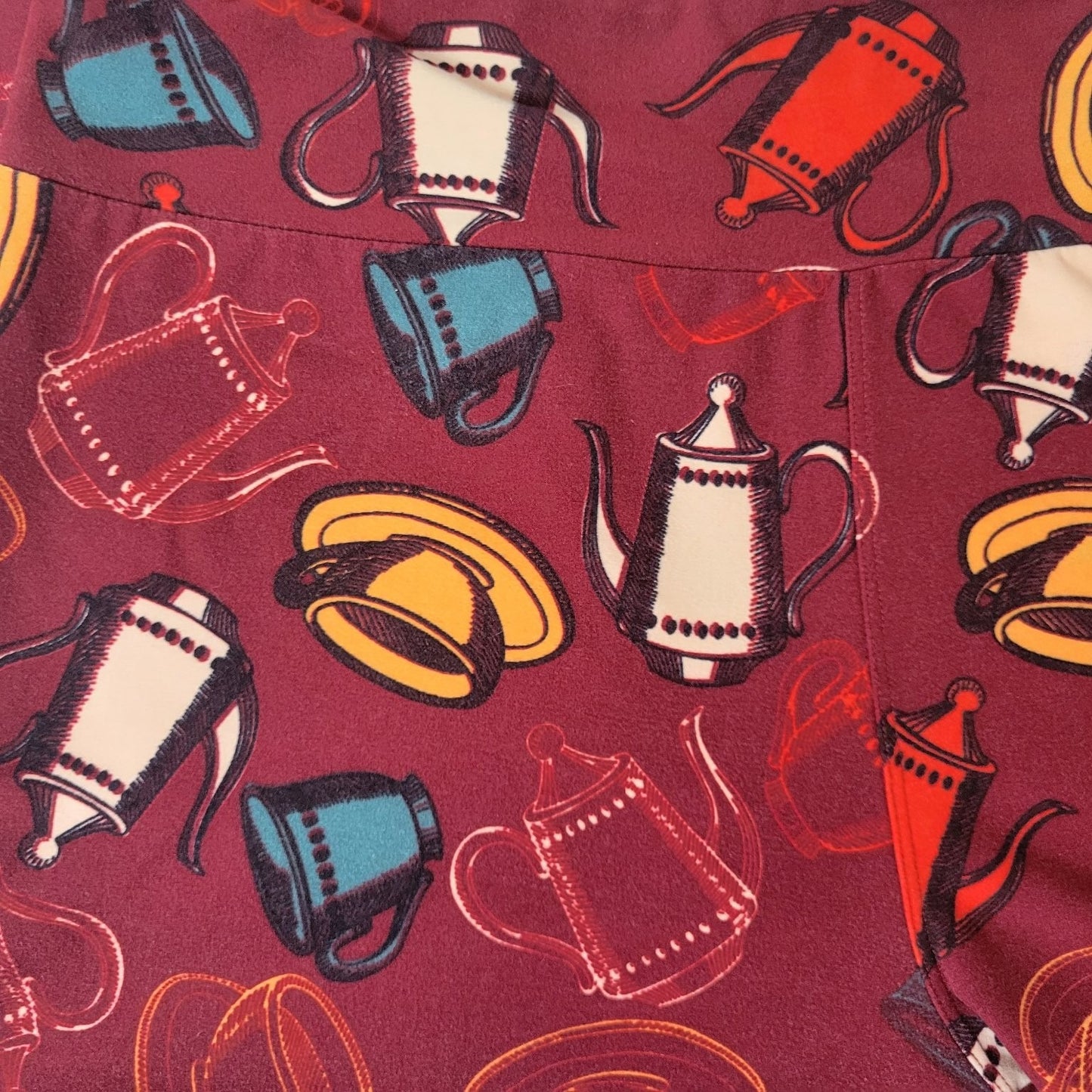 LuLaRoe Womens Leggings Tall Curvy Burgundy Red Coffee Pots Print Workout Comfy
