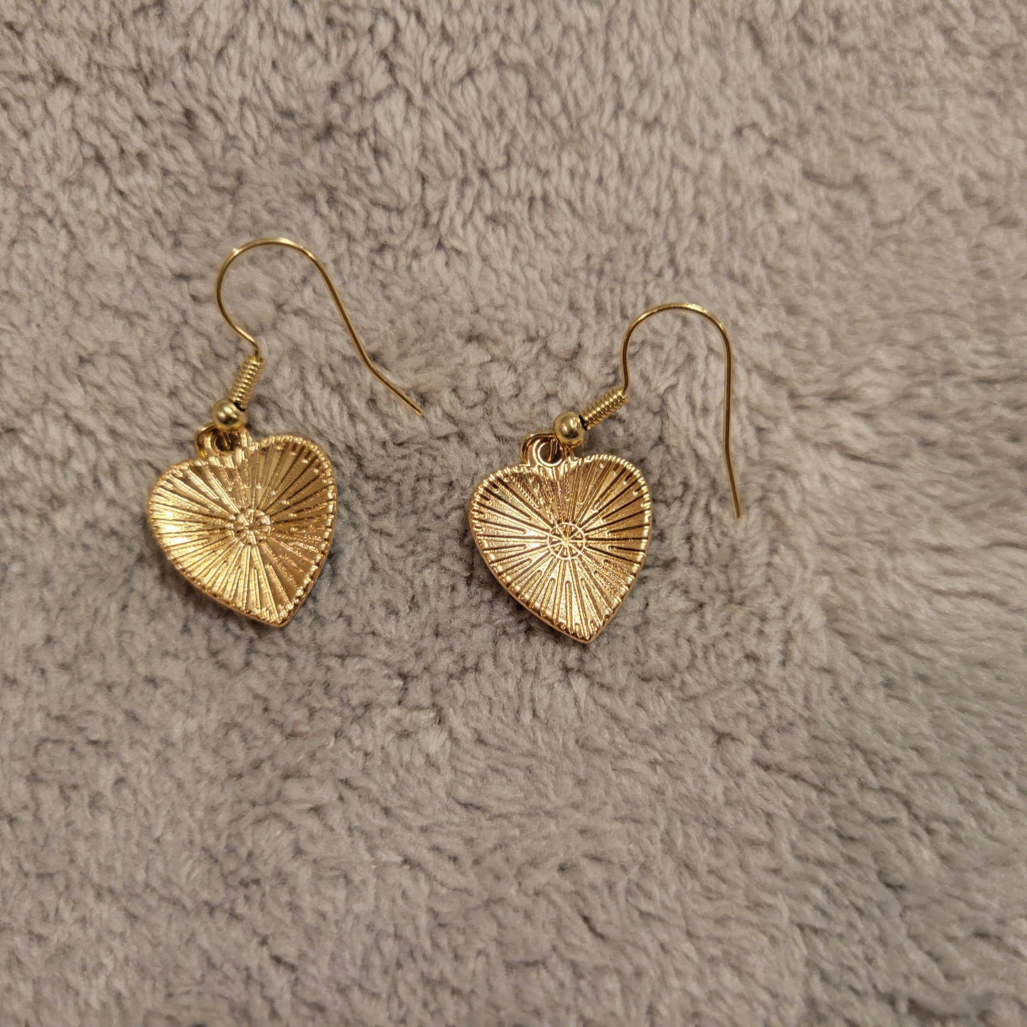 Fourth of July Patriotic Womens Earrings One Pair Flag Heart USA Hanging Dangle