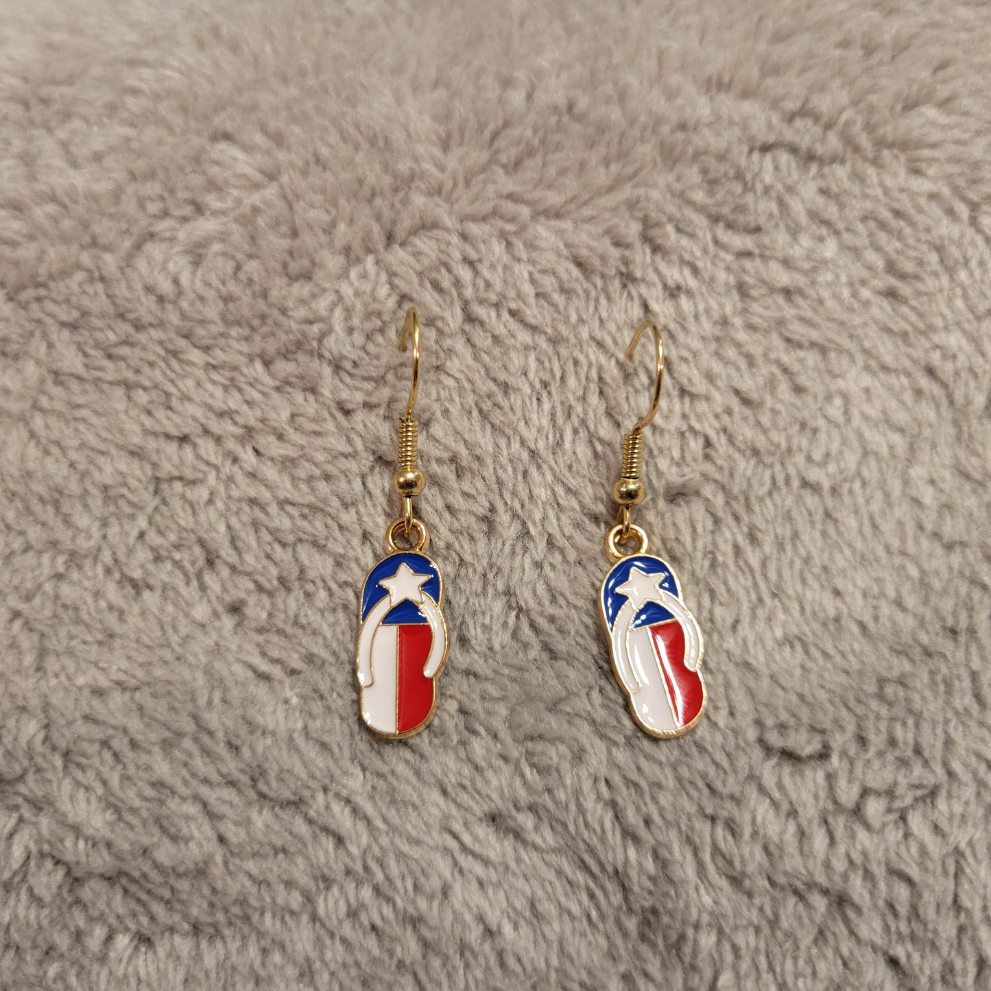 Fourth of July Patriotic Womens Earrings One Pair Flip Flops USA Flag Hanging