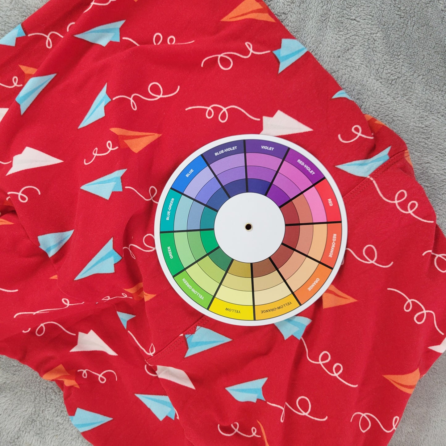 LuLaRoe TC Leggings Tall Curvy Red Paper Origami Airplanes Pants 12-18 NOV137XE