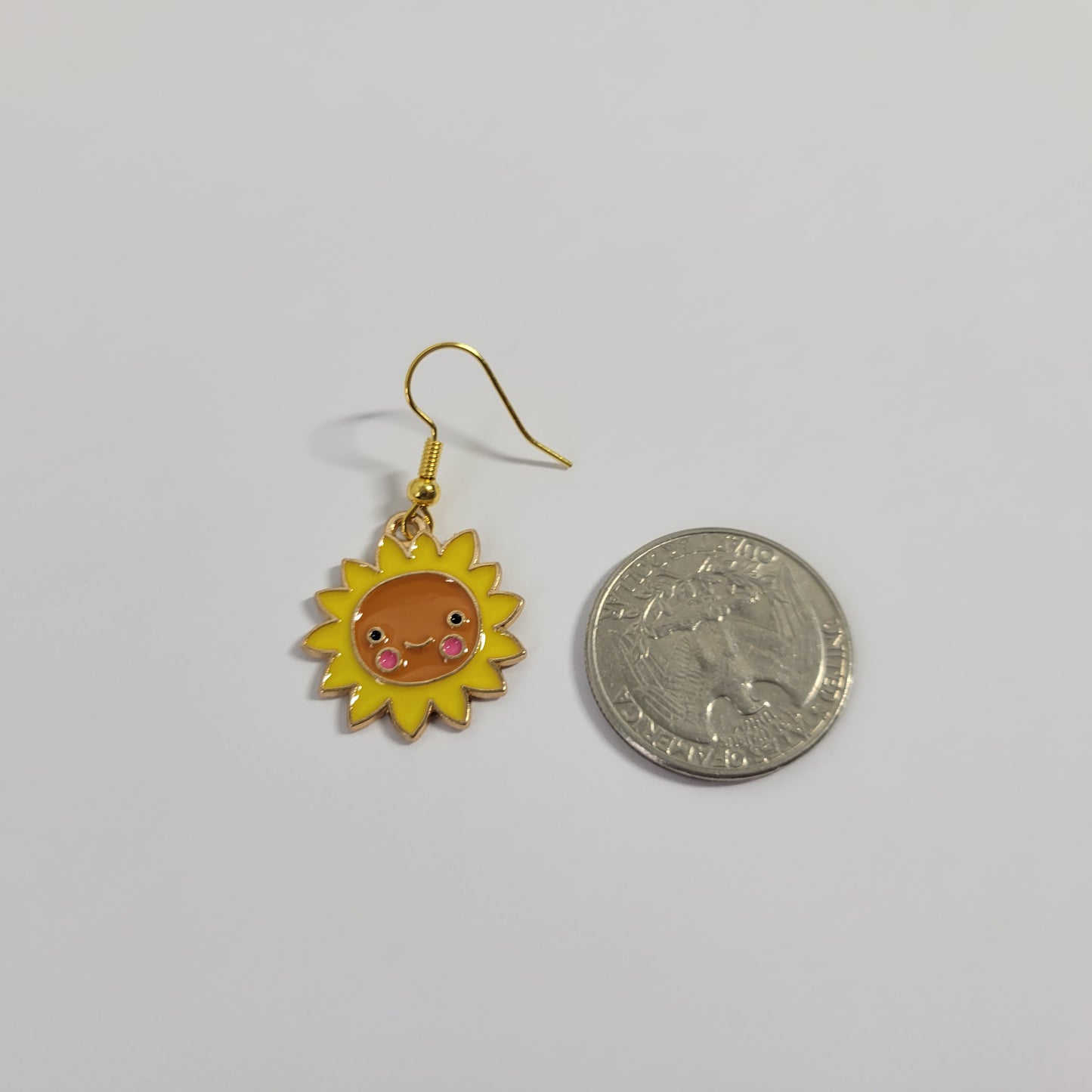 Cute Sunflower Dangle Earrings Happy Face Enamel Summer Floral Gold Tone E108E