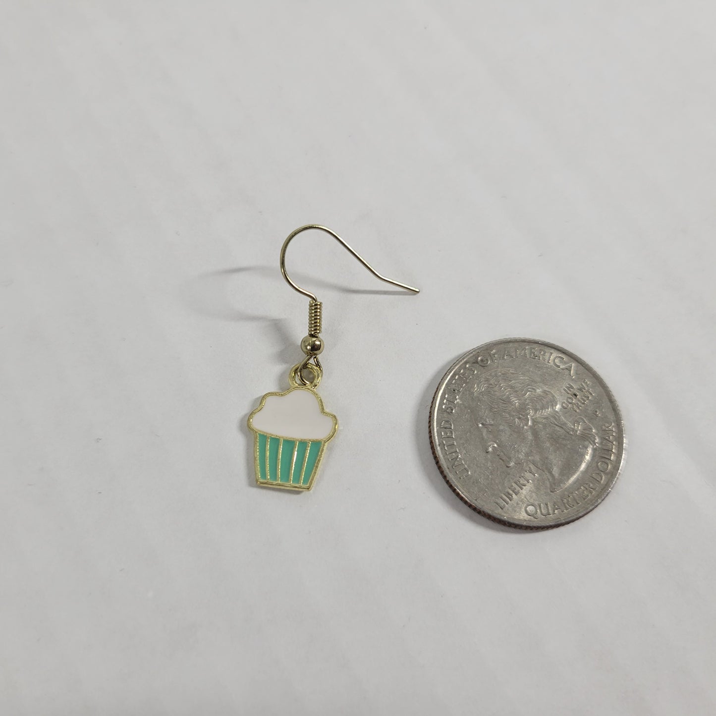 Cupcakes Earrings Gold Tone Green One Pair Sweets Novelty Fun