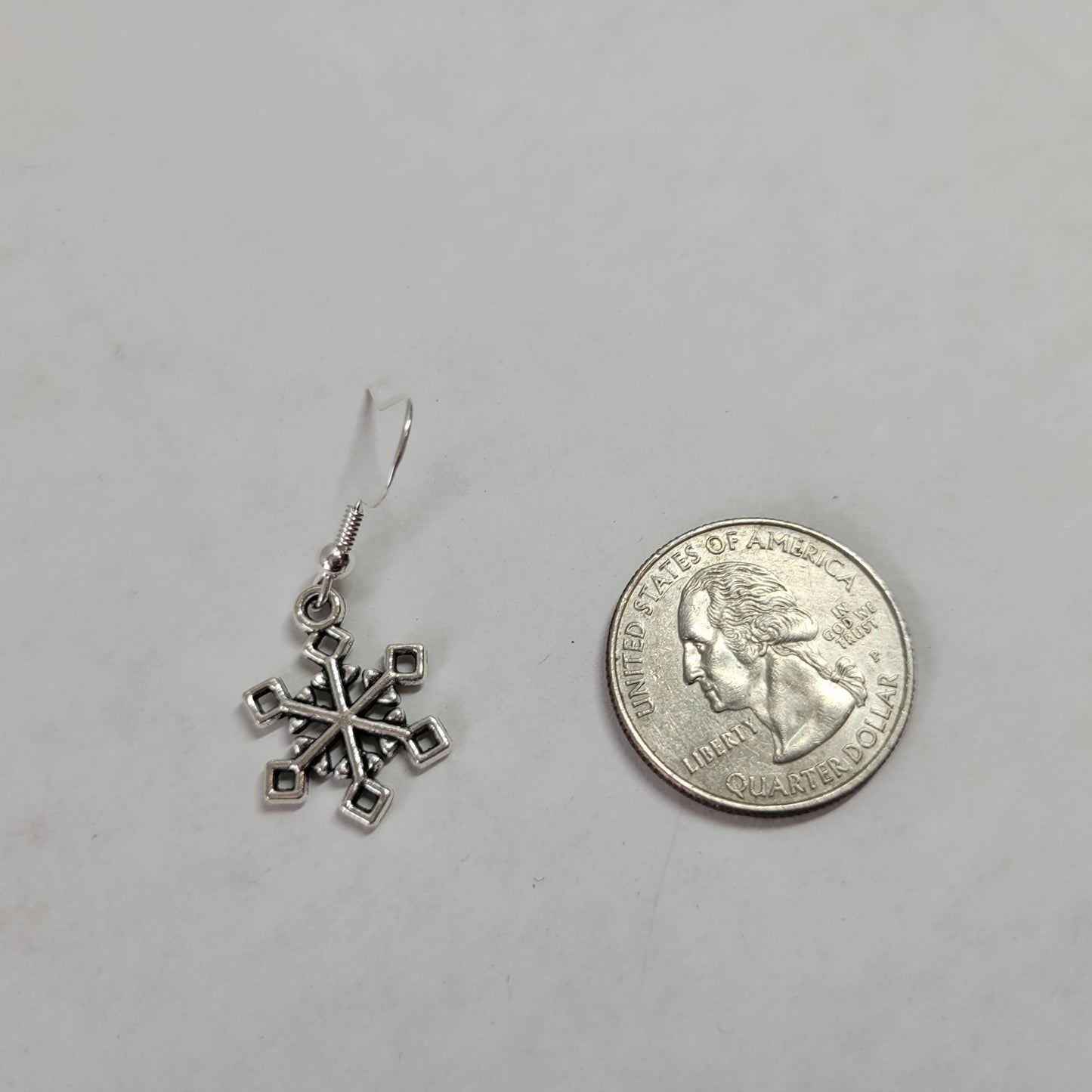 Silver Snowflake Dangle Earrings Winter Christmas Holiday Jewelry Pierced E155E