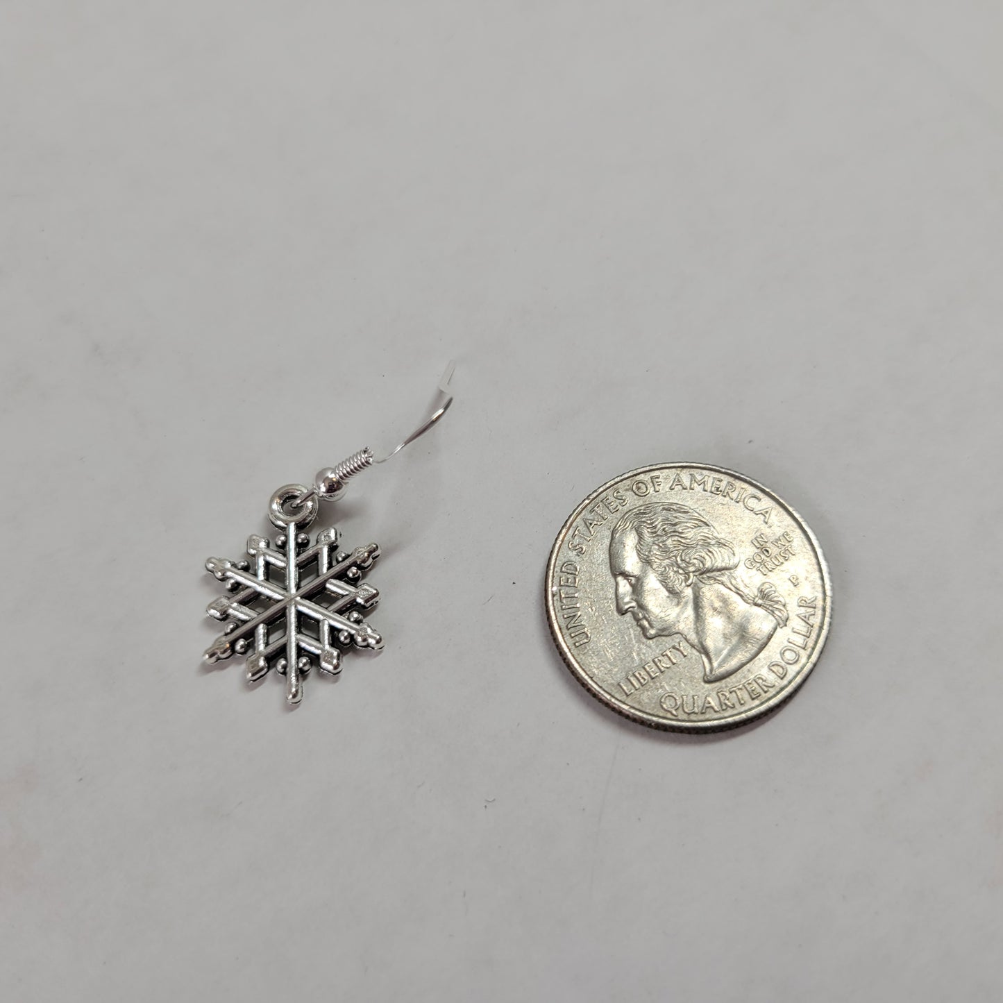 Snowflake Silver Dangle Earrings Winter Christmas Holiday Jewelry Pierced E156E