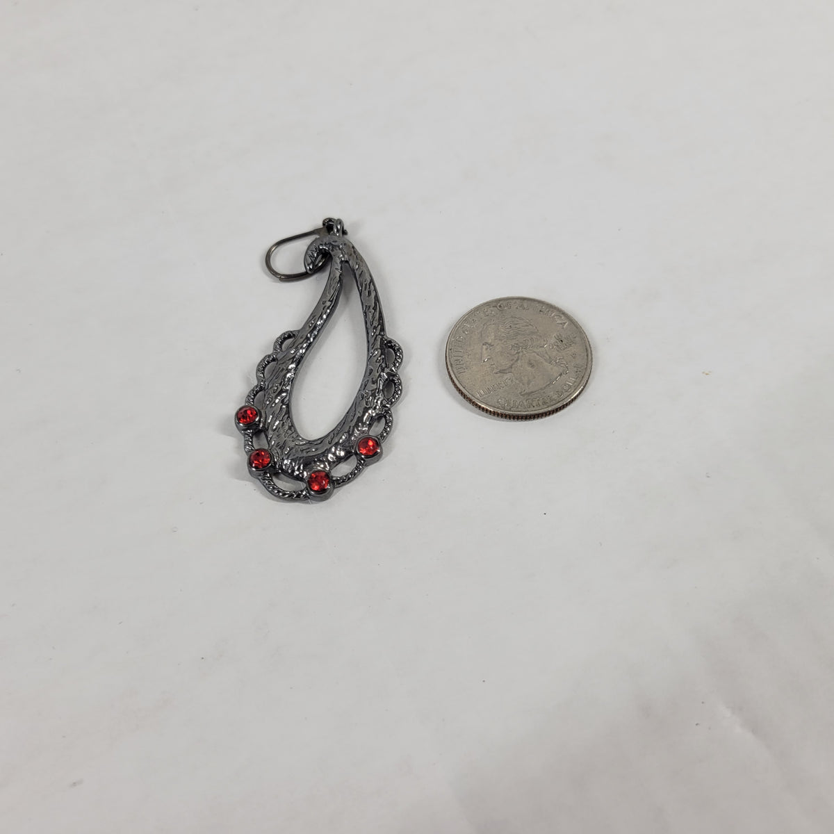 Gothic Gunmetal Paisley Teardrop Earrings Red Rhinestone Dangle Leverback Boho E67E