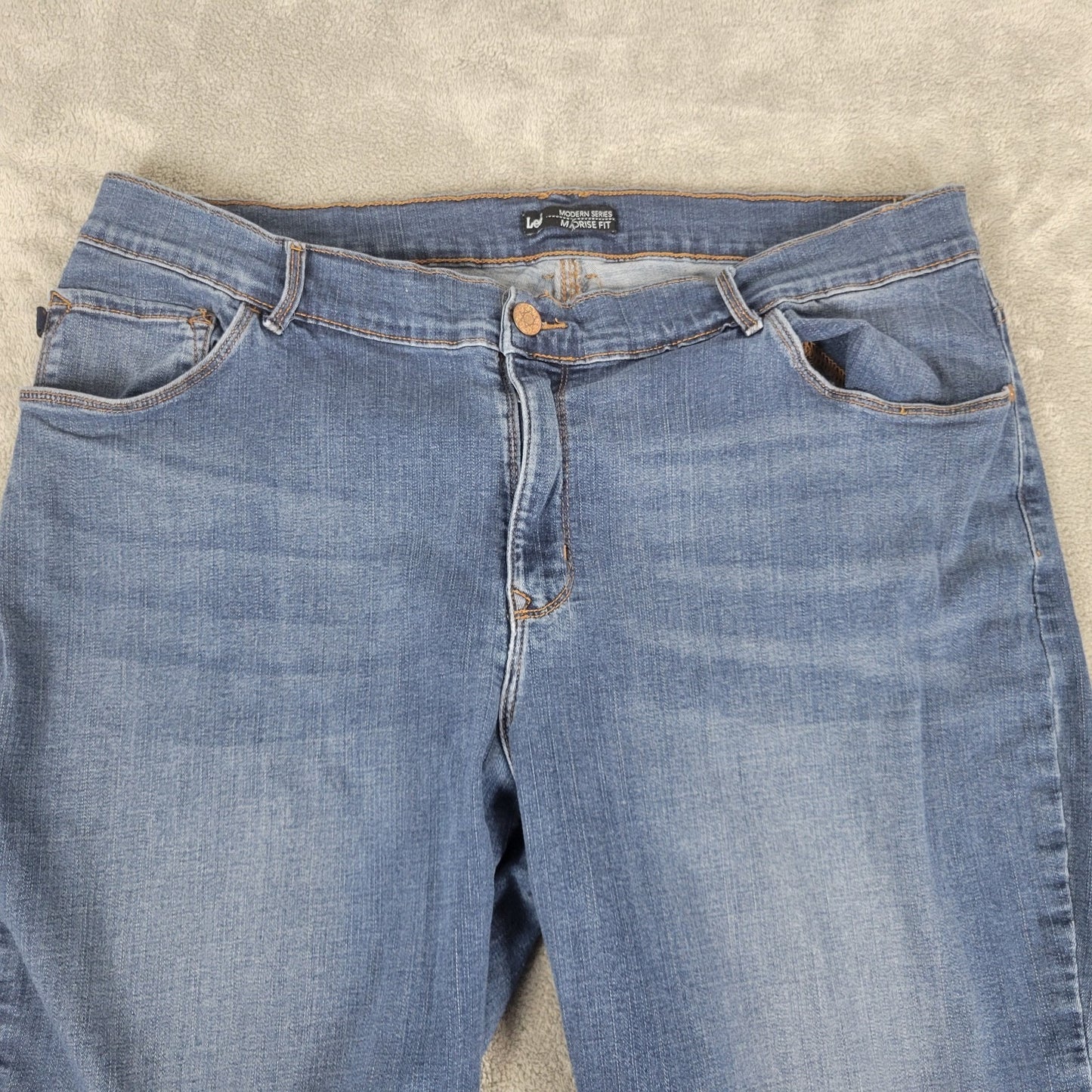 Lee Womens Shorts 20W Plus Medium Blue Denim Modern Series Mid Rise Fit Comfy
