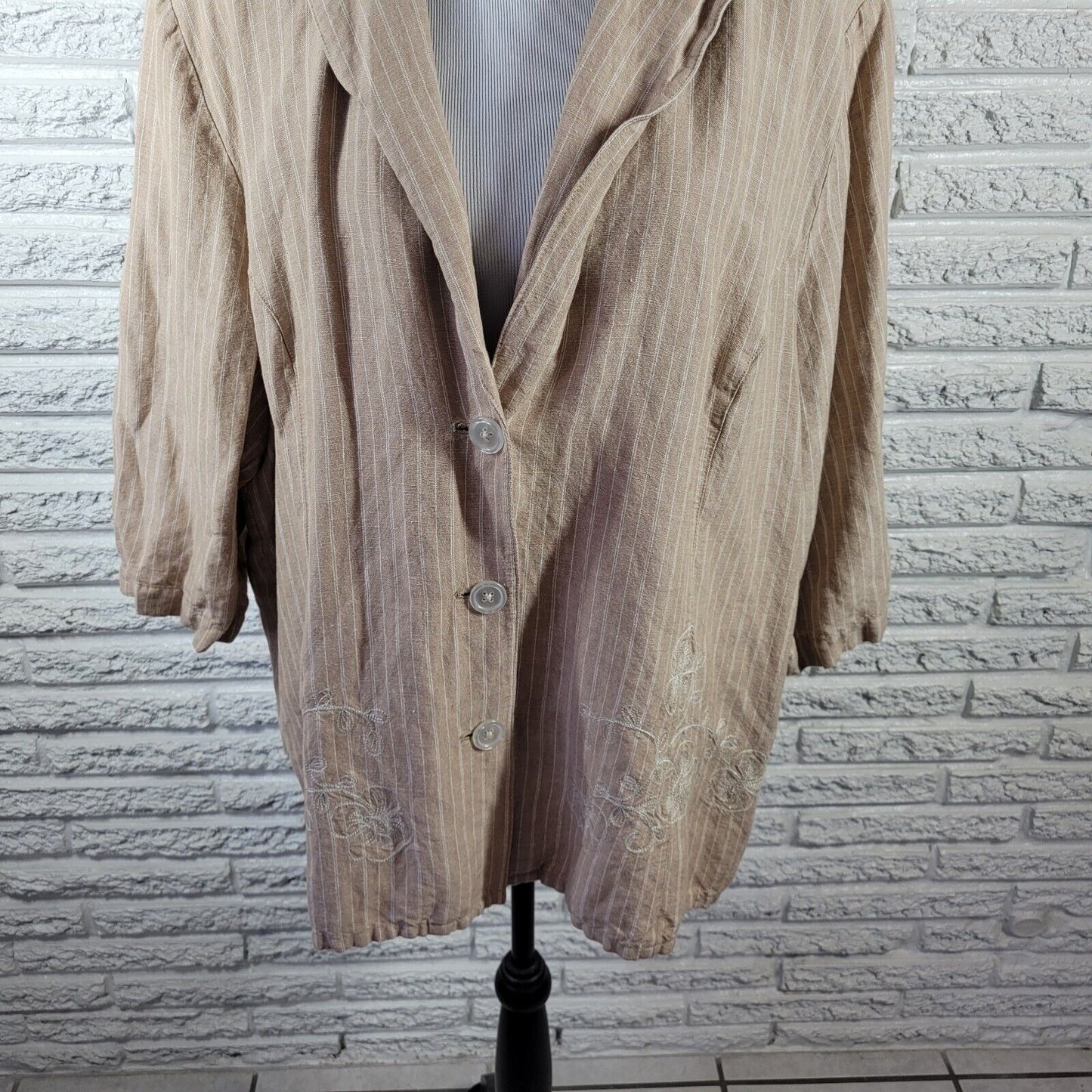 Maggie Barnes Womens Jacket 2X Blazer Tan Stripe Embroidered Lined Lightweight
