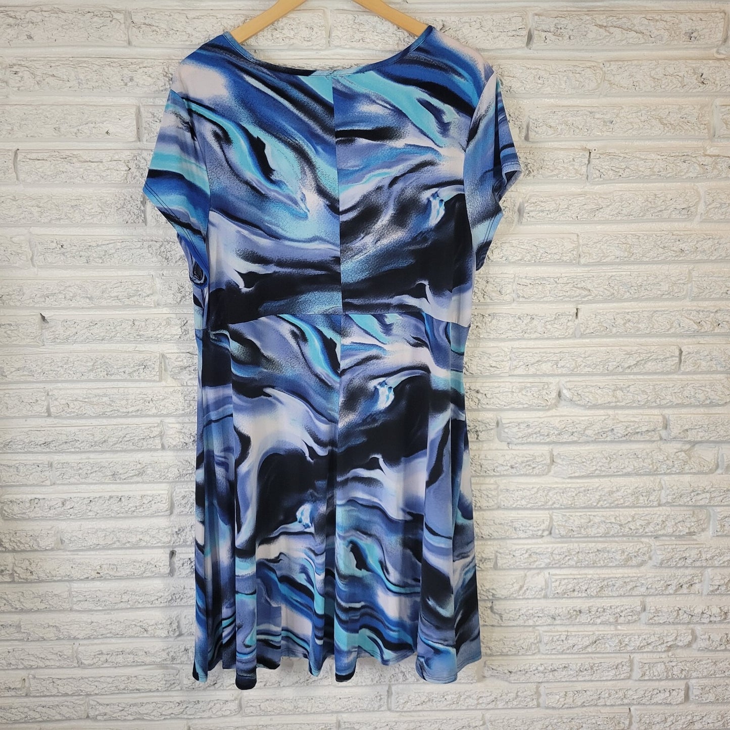 Avenue Womens Dress 22 24 Plus Cap Sleeve Blue Watercolor Poly Blend Keyhole