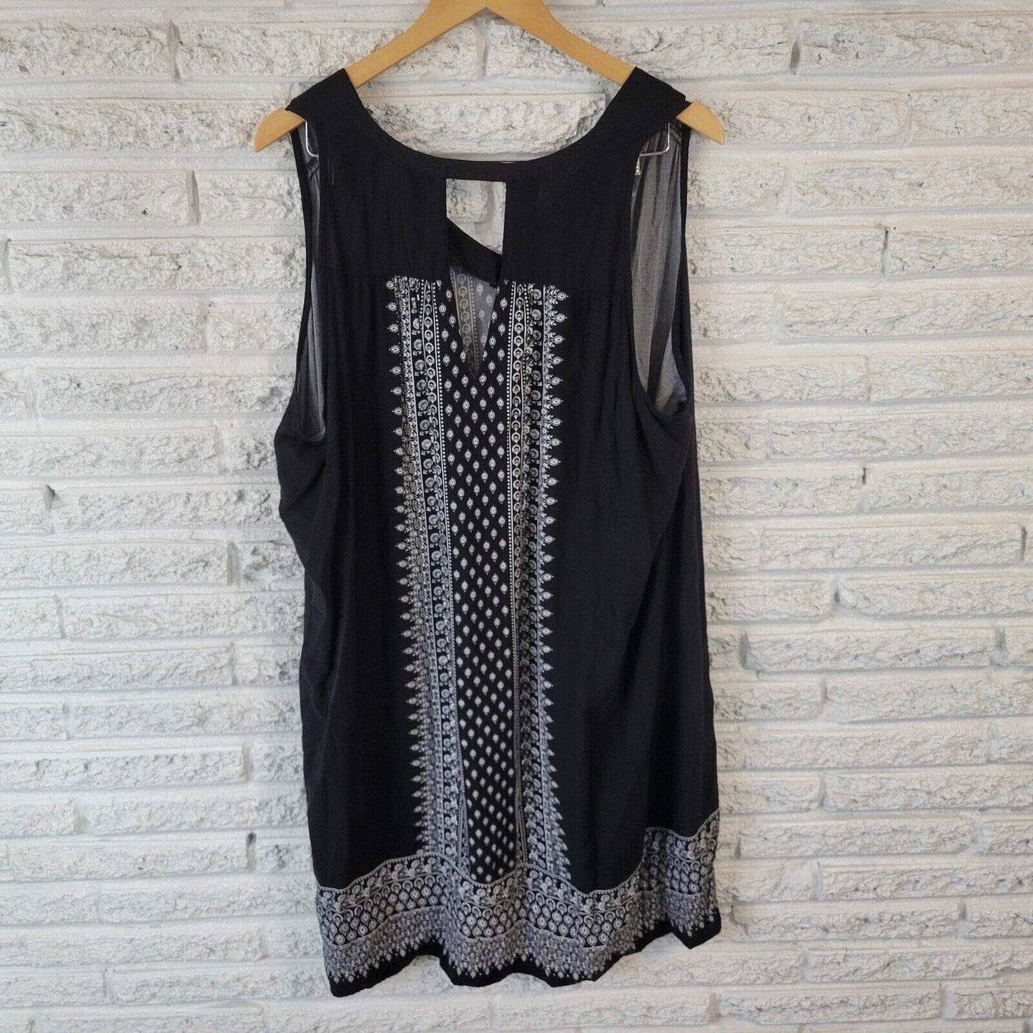Old Navy Womens Dress XXL Plus Mini Shift Sleeveless Black Geometric Lightweight