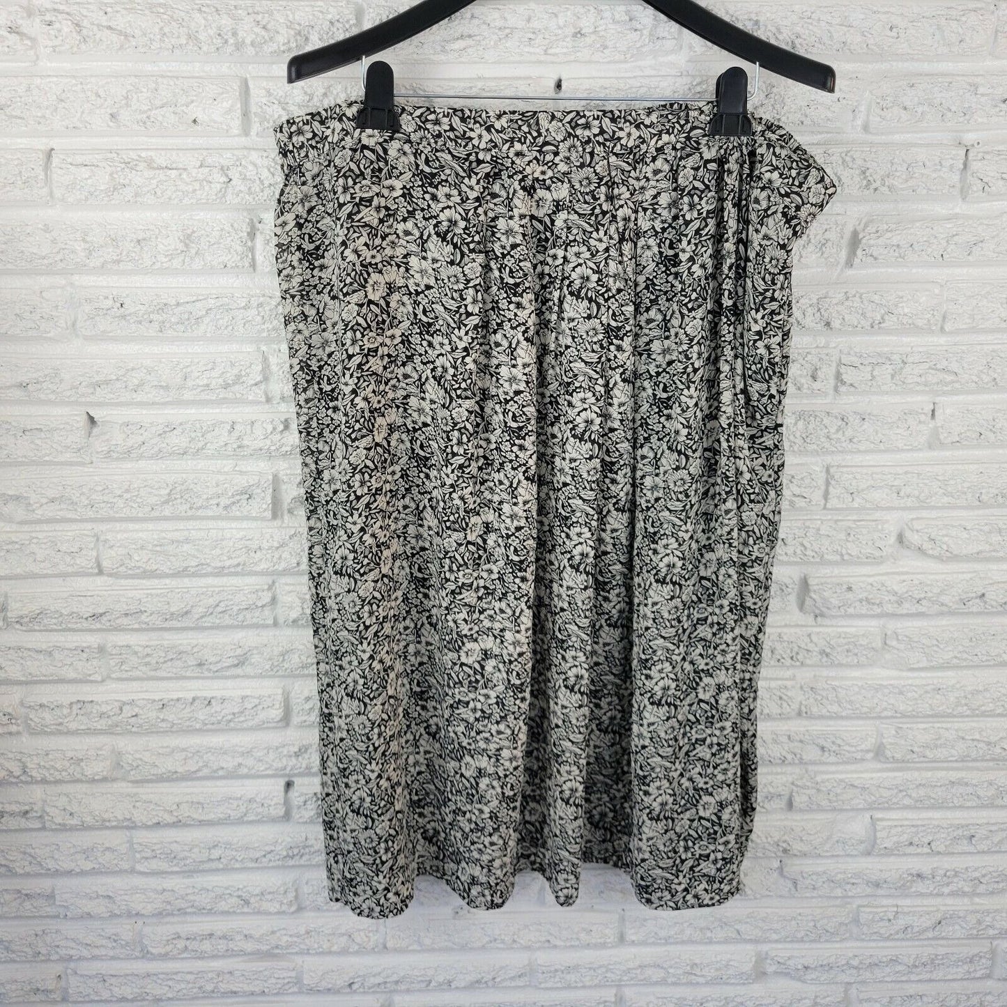 Fitting Image Womens Skirt 24 Plus Below Knee ALine Black Floral Full Sheer