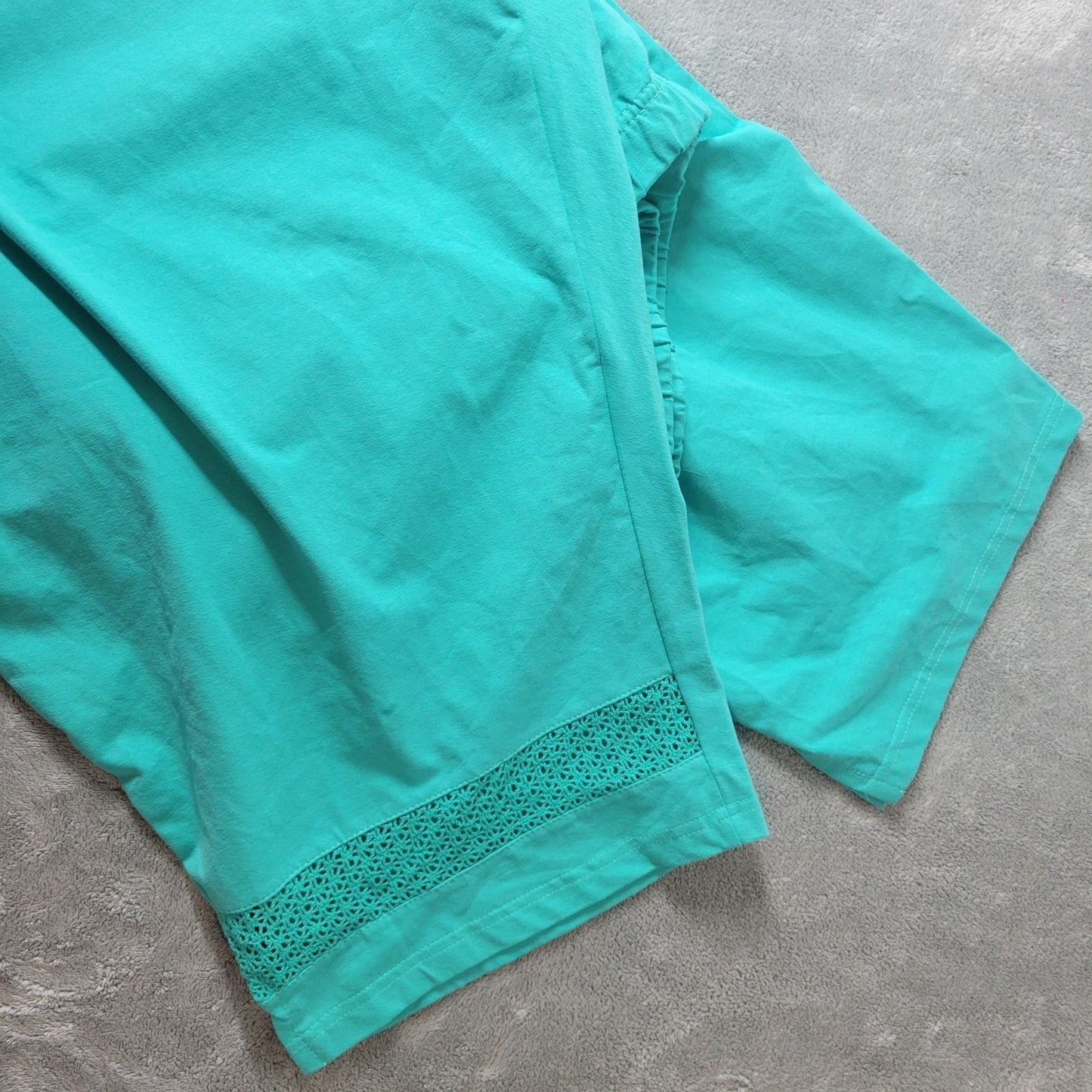 Catherines Suprema Womens Pants 4X Petite Plus Capri Pull On Blue Crochet Hem