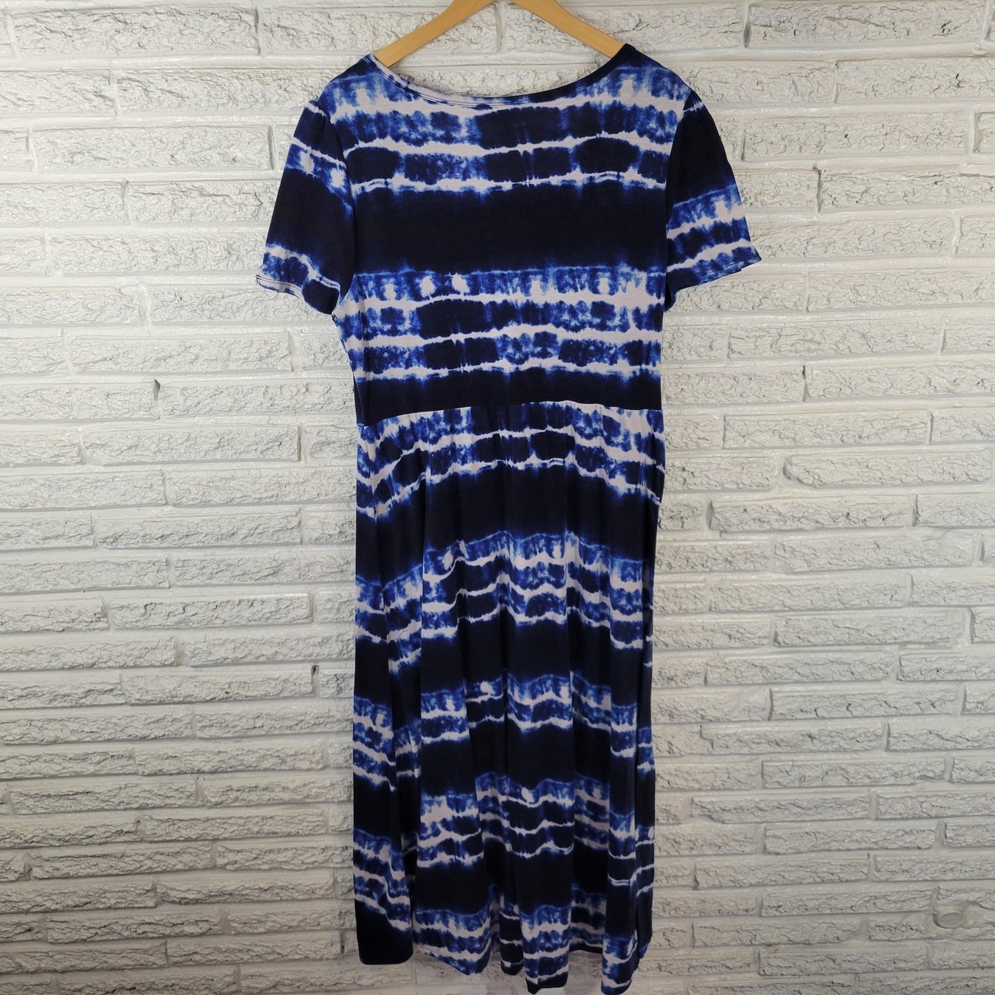 Lularoe Womens Dress 2XL Plus Short Sleeve Blue Tie Dye Poly Blend Casual Comfy