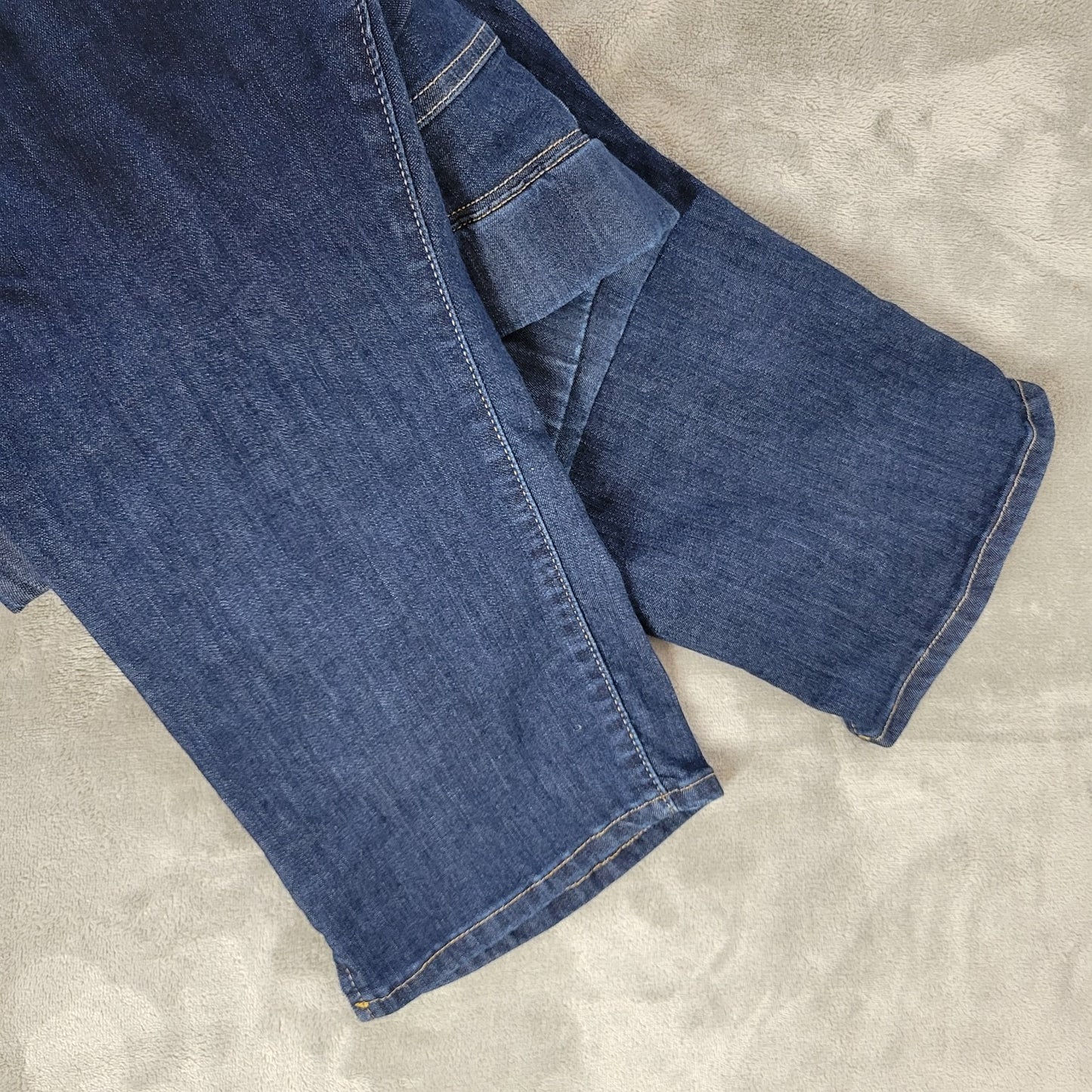 Levis Signature Womens Jeans 24 Plus Capri Dark Blue Denim Total Shaping Zip Fly