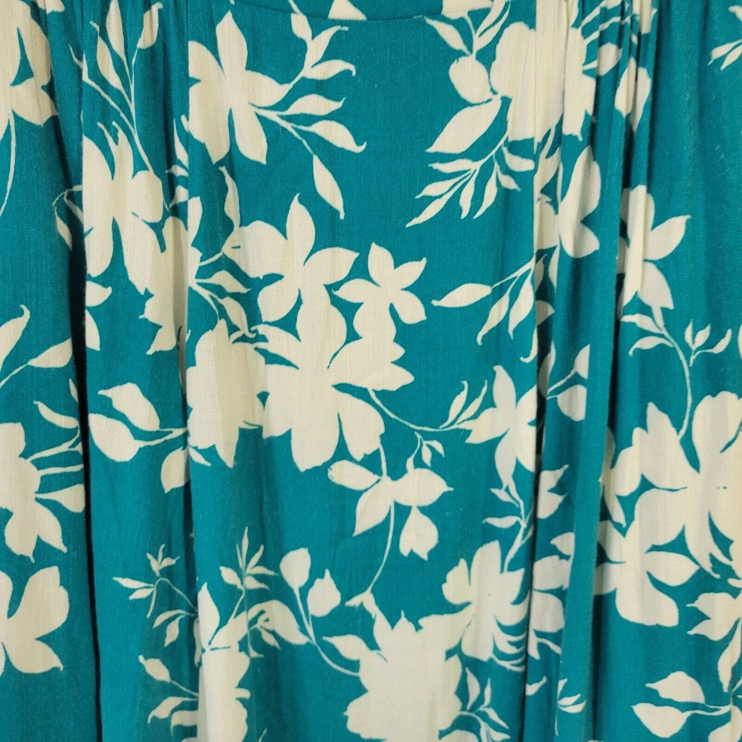 Torrid Women Skirt 2 2X Plus Asymmetric Green Floral Deco Buttons Ruffle Pockets