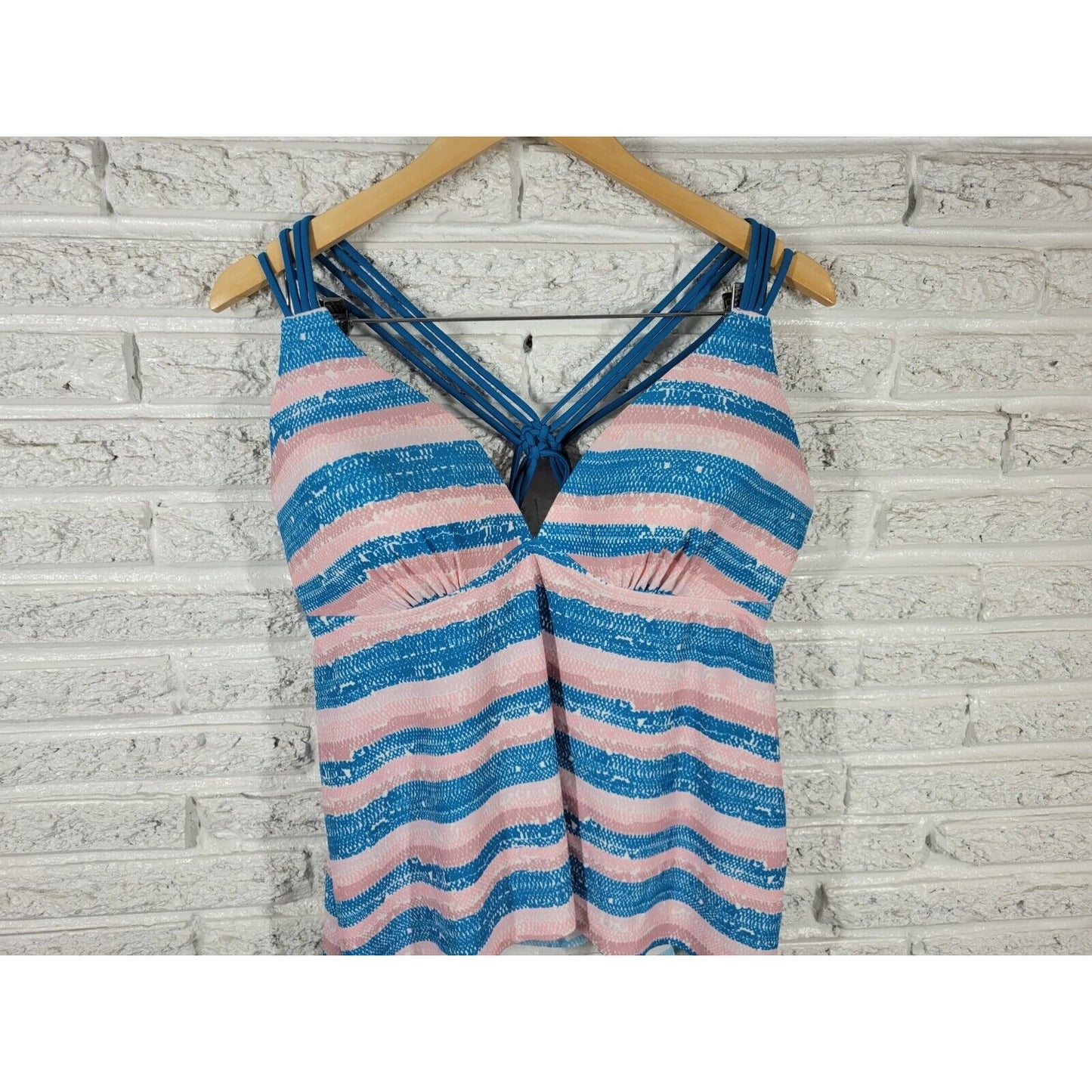 Aqua Couture Swim Top Extra Large XL Strappy Bra Lined Blue Stripe Racerback