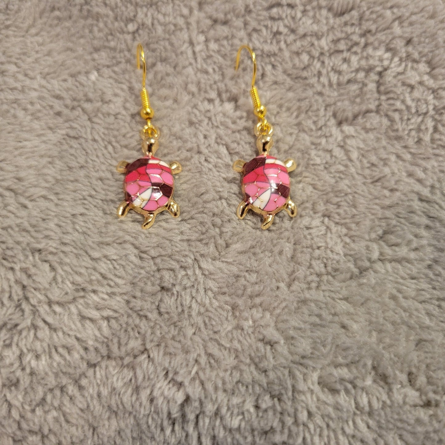 Turtles #5 Womens Earrings One Pair Pink Red White Zinc Alloy Hanging Gold Tone