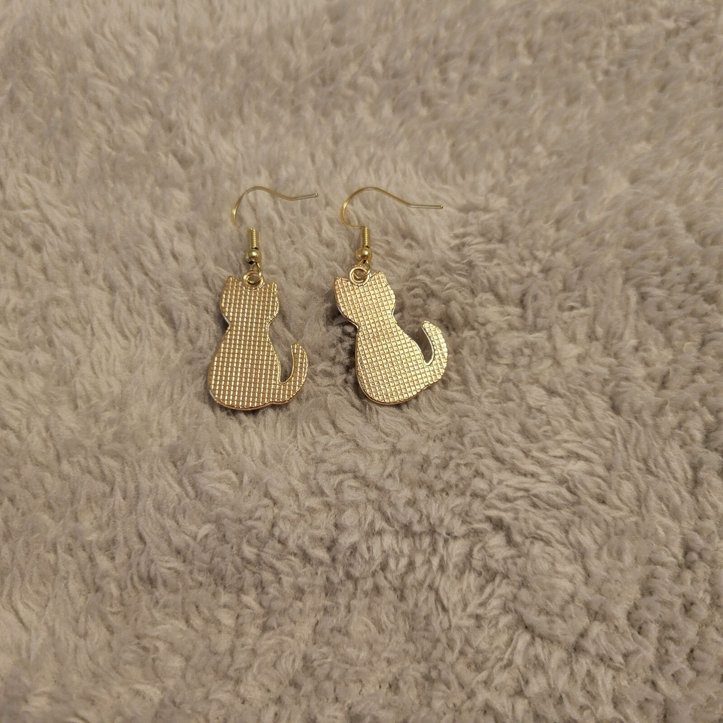 Cat Kitten Earrings Blue Tabby Gold Tone Fish Hook Dangle Hanging Novelty