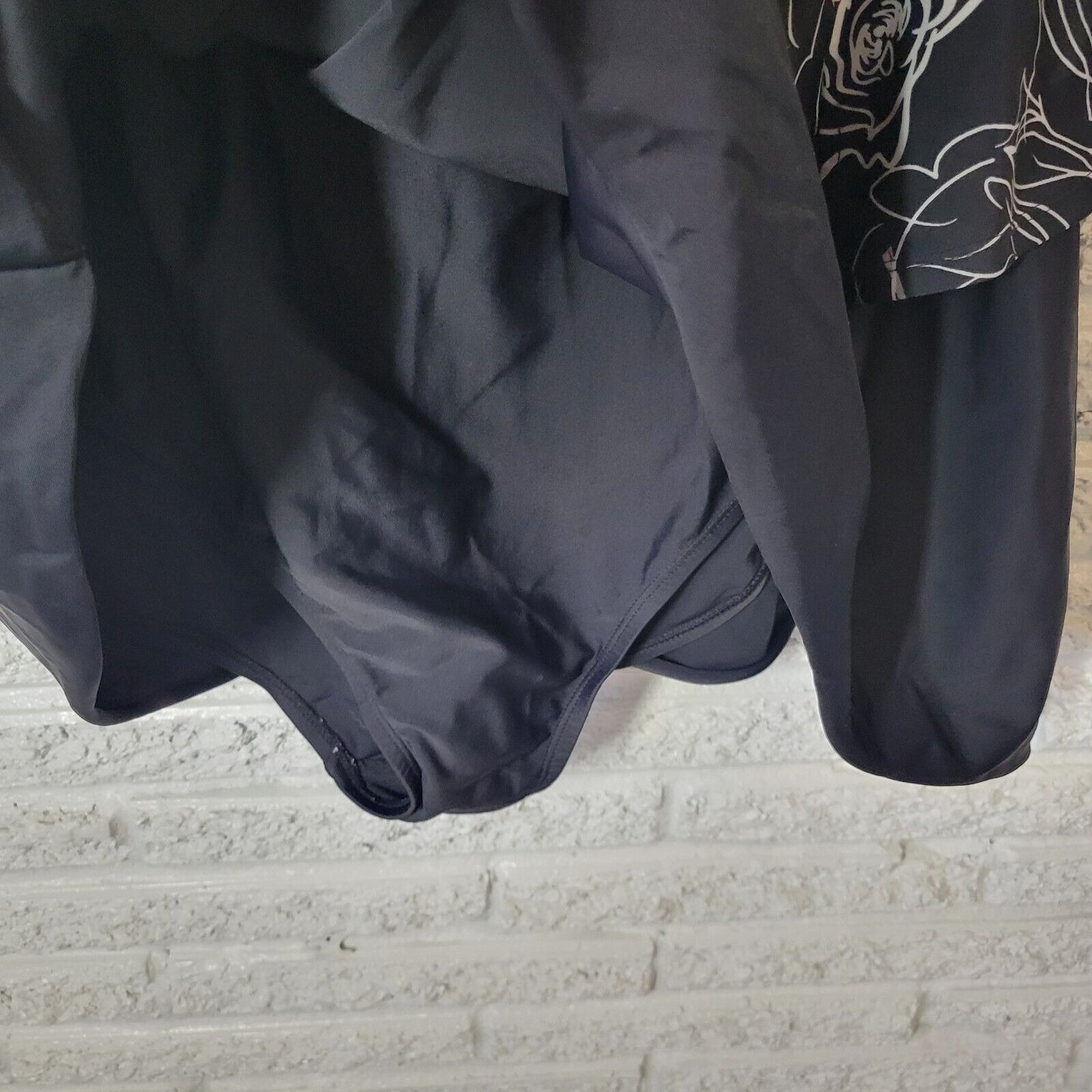 Indigo Bay Womens Swimsuit 24W One Piece Skirted Wide Strap Black Floral Lined