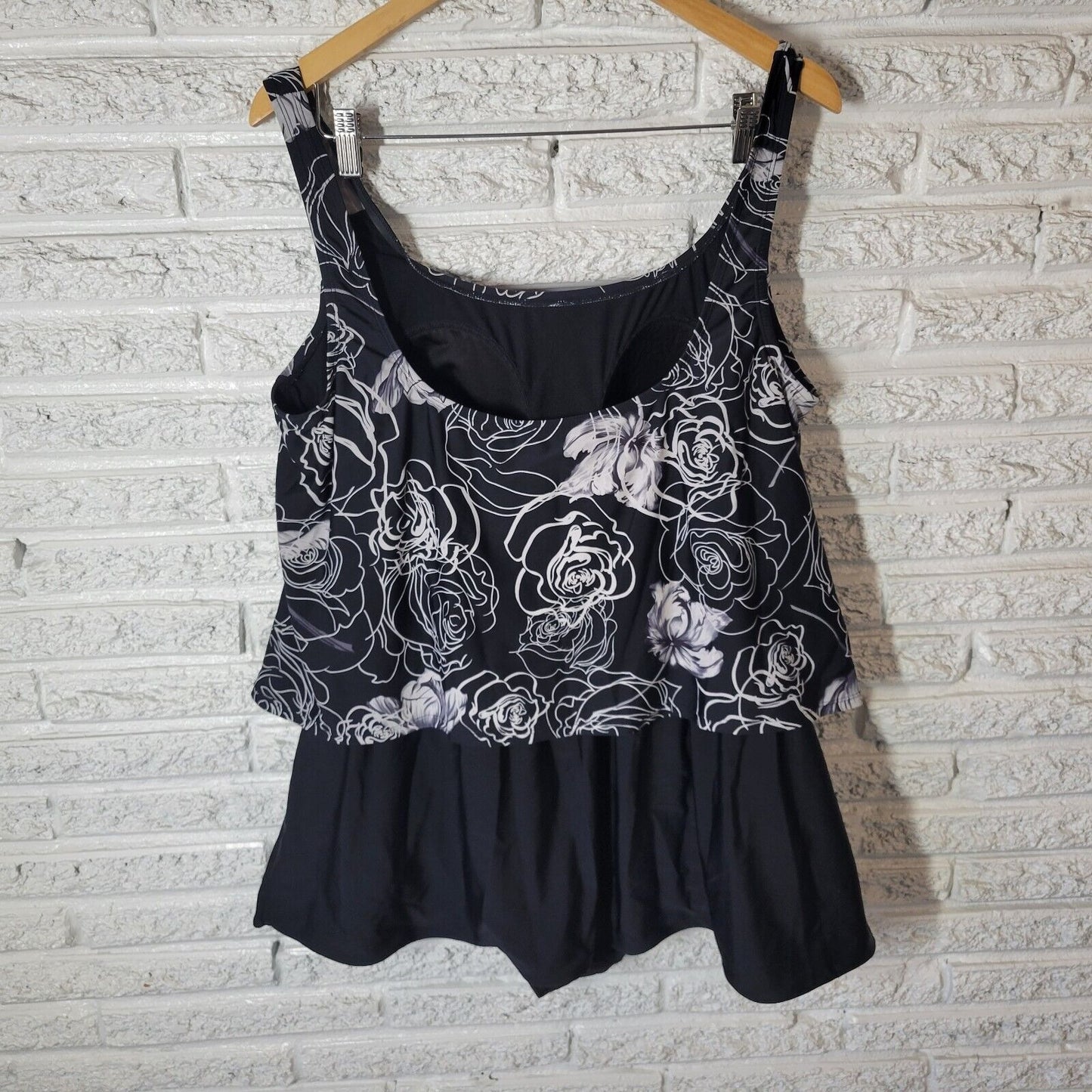 Indigo Bay Womens Swimsuit 24W One Piece Skirted Wide Strap Black Floral Lined