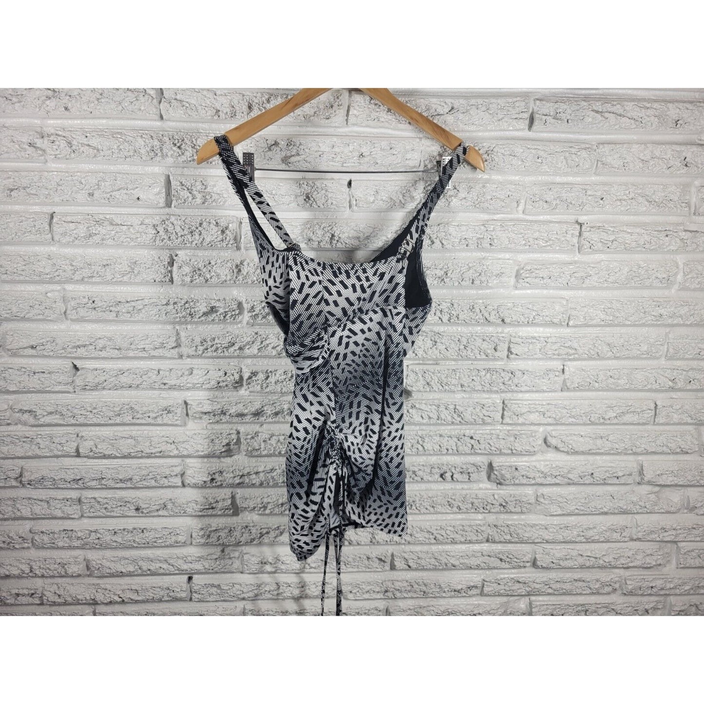 Captiva Christina Womens Swimsuit 2X One Piece Wide Strap Criss Cross Back Gray