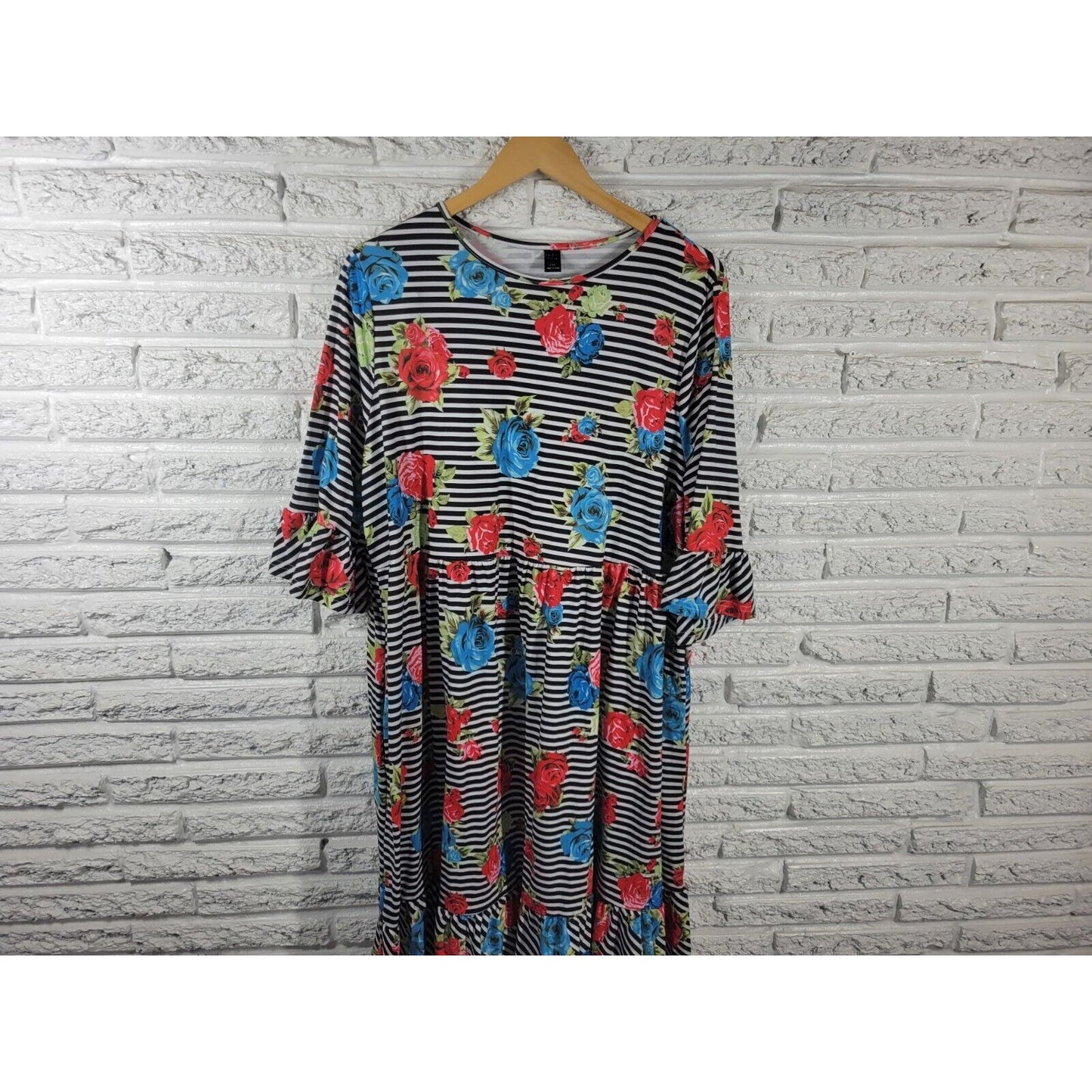 Emery Rose Dress 2XL 3/4 Bell Sleeve Red Floral Poly Blend Ruffle Pockets Casual