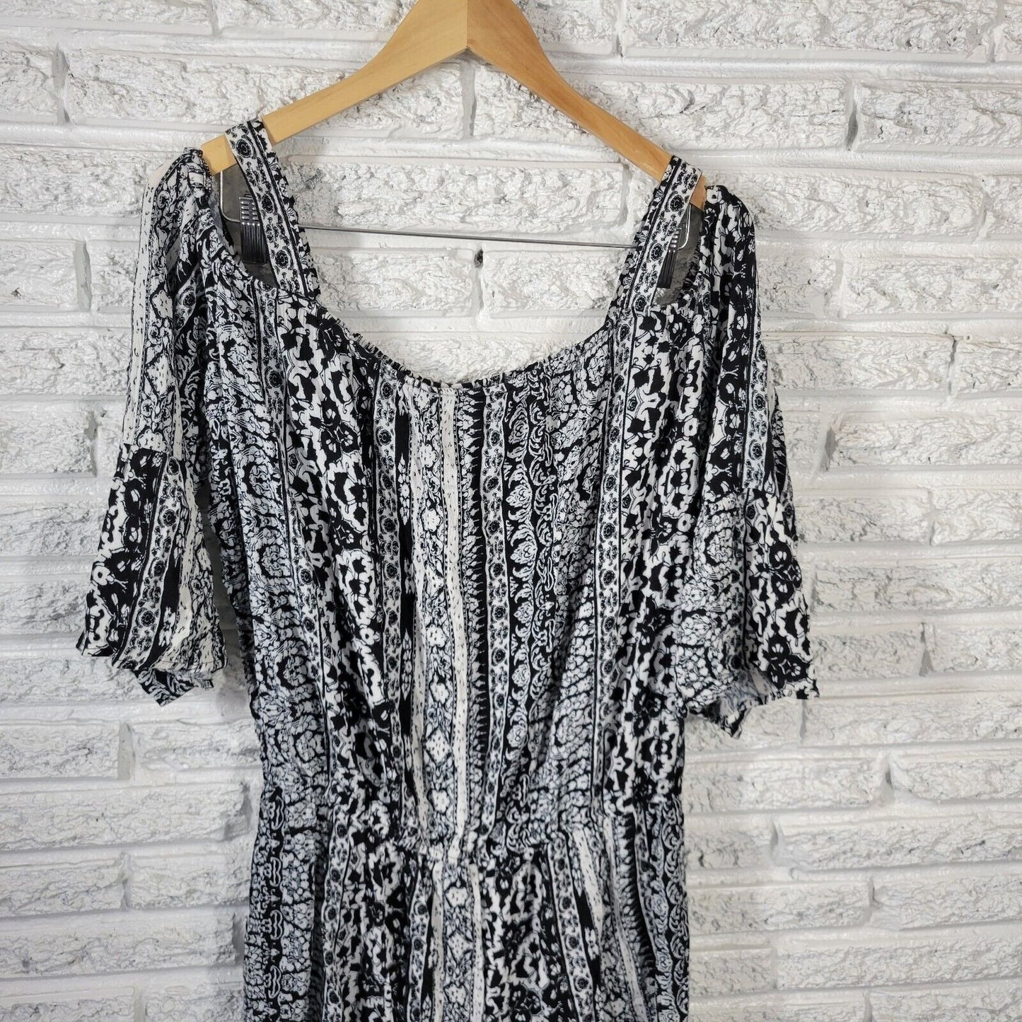 Apt 9 Womens Romper Extra Large Cold Shoulder Black Lightweight Casual Travel