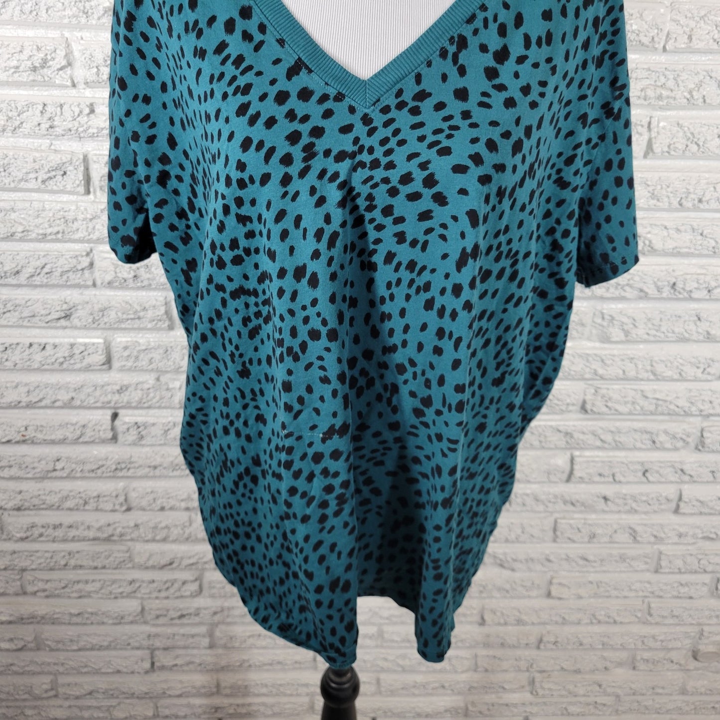 Torrid Heritage Womens Top 1 1X Plus Tee Short Sleeve Green Animal Print Cotton