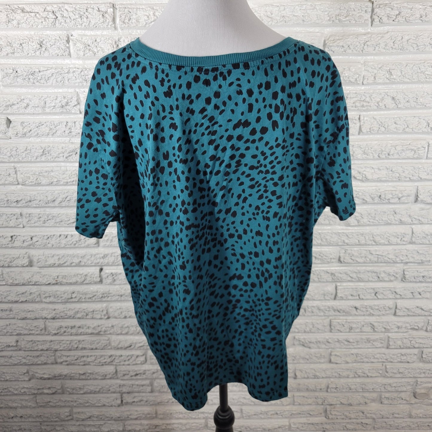 Torrid Heritage Womens Top 1 1X Plus Tee Short Sleeve Green Animal Print Cotton