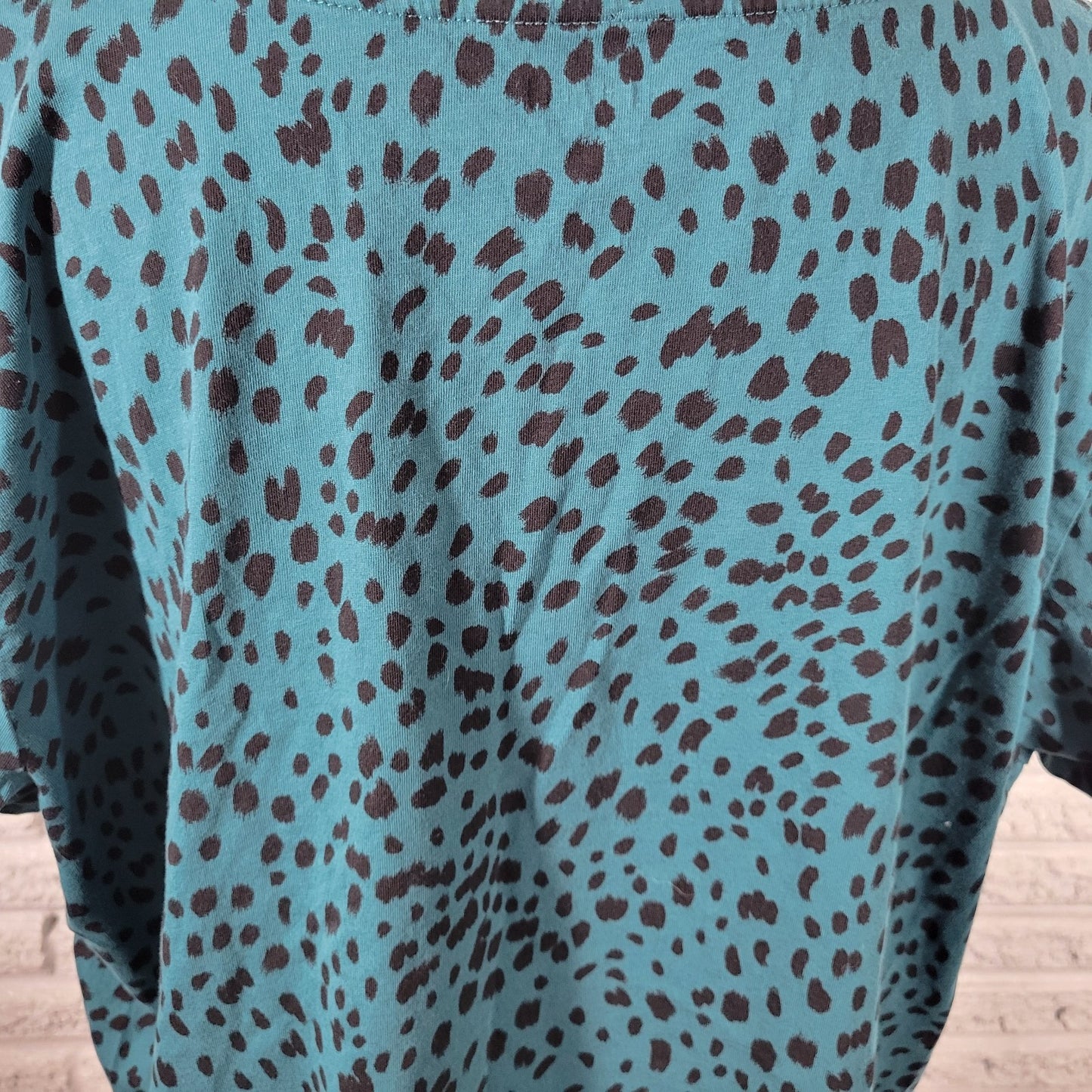 Torrid Heritage Womens Top 1 1X Plus Tee Short Sleeve Green Animal Print Cotton