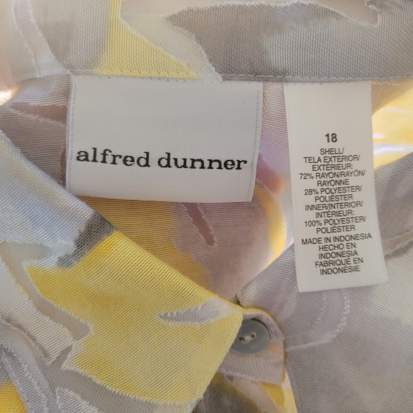 Alfred Dunner Women Top 18 Plus Yellow Floral Sheer Lightweight Button Up Career