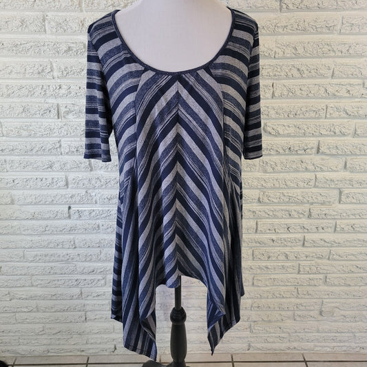 Hazel Haze Women Top XL Tee Blue Gray Stripe Asymmetric Lightweight Casual Comfy