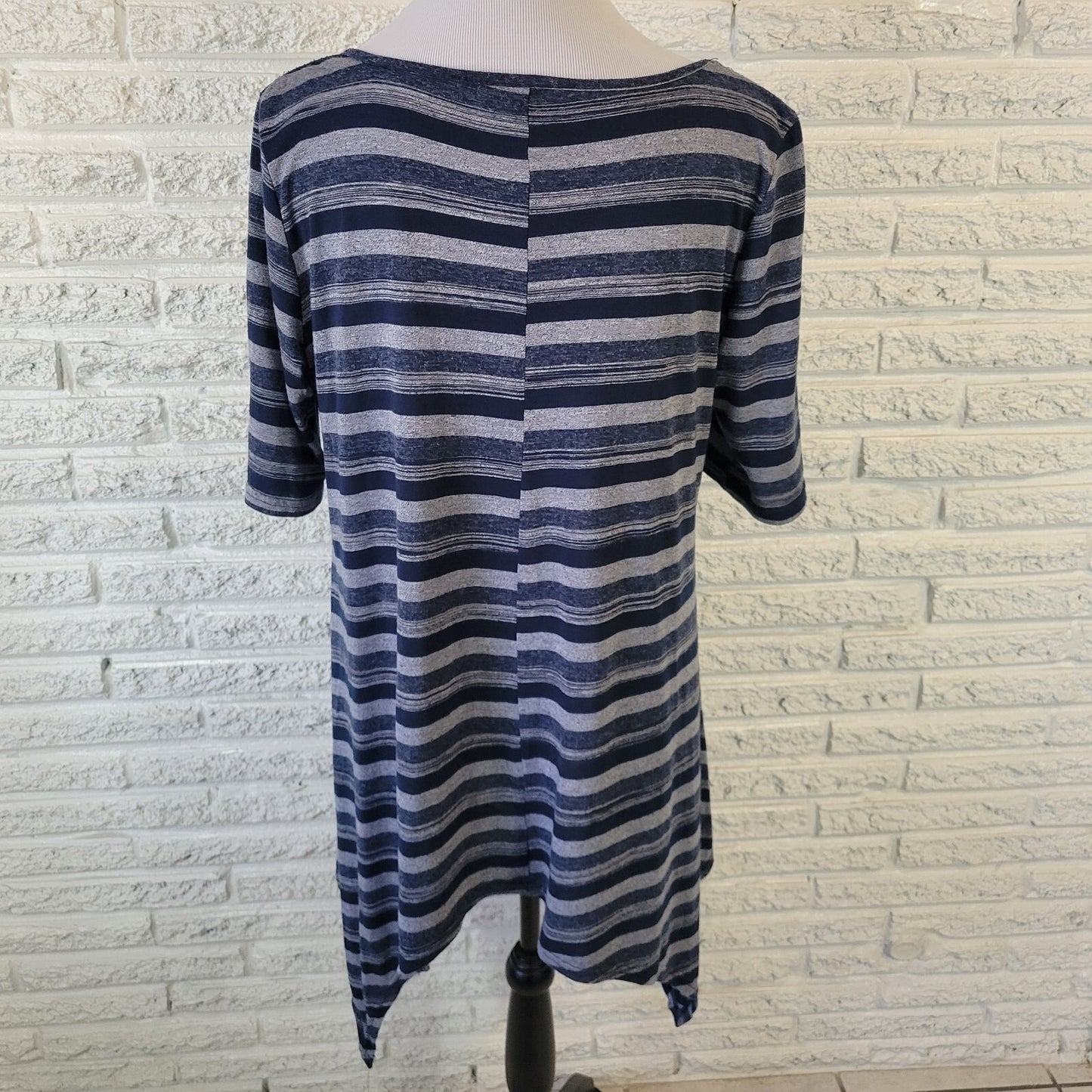 Hazel Haze Women Top XL Tee Blue Gray Stripe Asymmetric Lightweight Casual Comfy