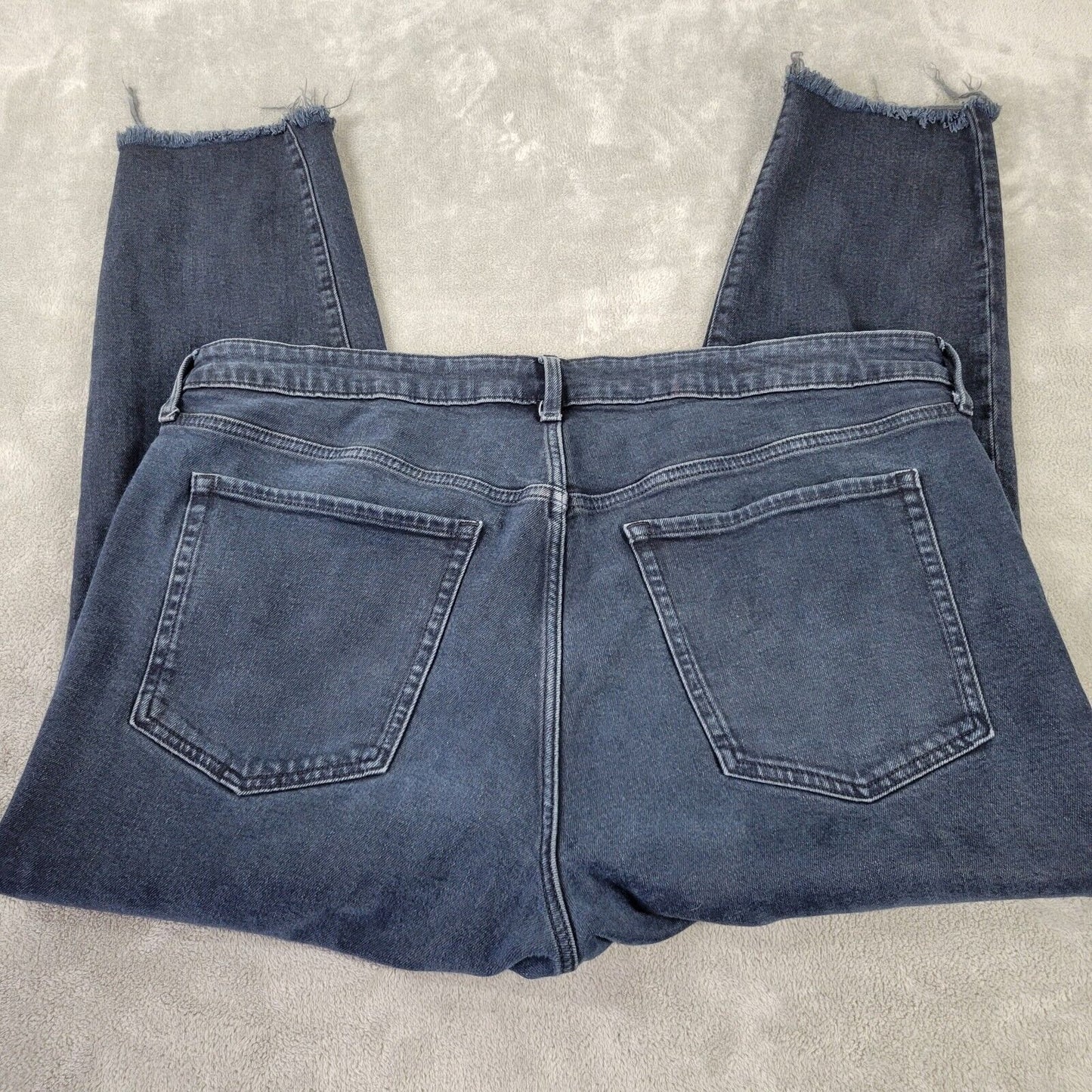 Old Navy Womens Jeans 18 Distressed Cropped Secret Slim Pockets Raw Hem Button