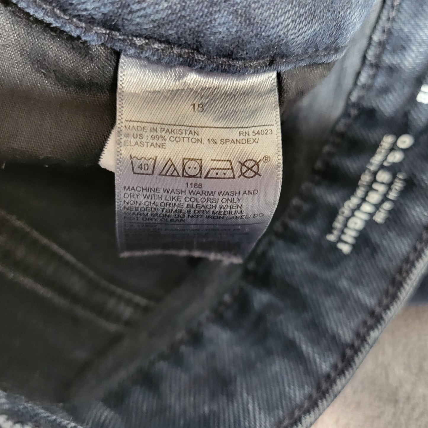 Old Navy Womens Jeans 18 Distressed Cropped Secret Slim Pockets Raw Hem Button