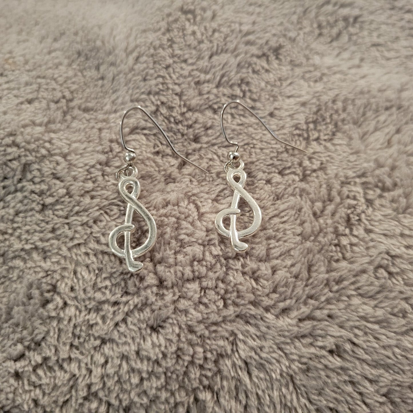 Treble Clef #1 Womens Earrings One Pair Music Silver Tone Alloy Band Orchestra