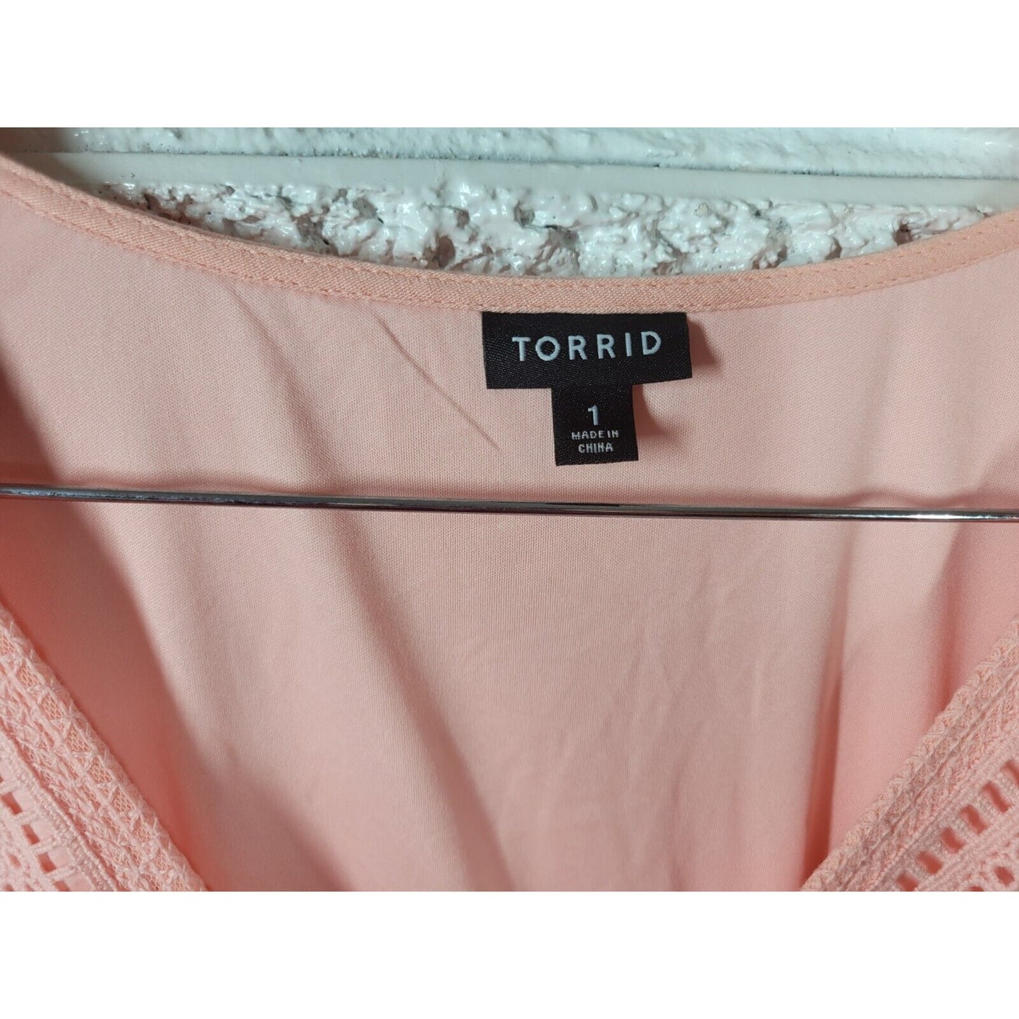 Torrid Womens Dress 1 1X Flutter Sleeve Pink Crochet Lined Crinkle Rayon Lace