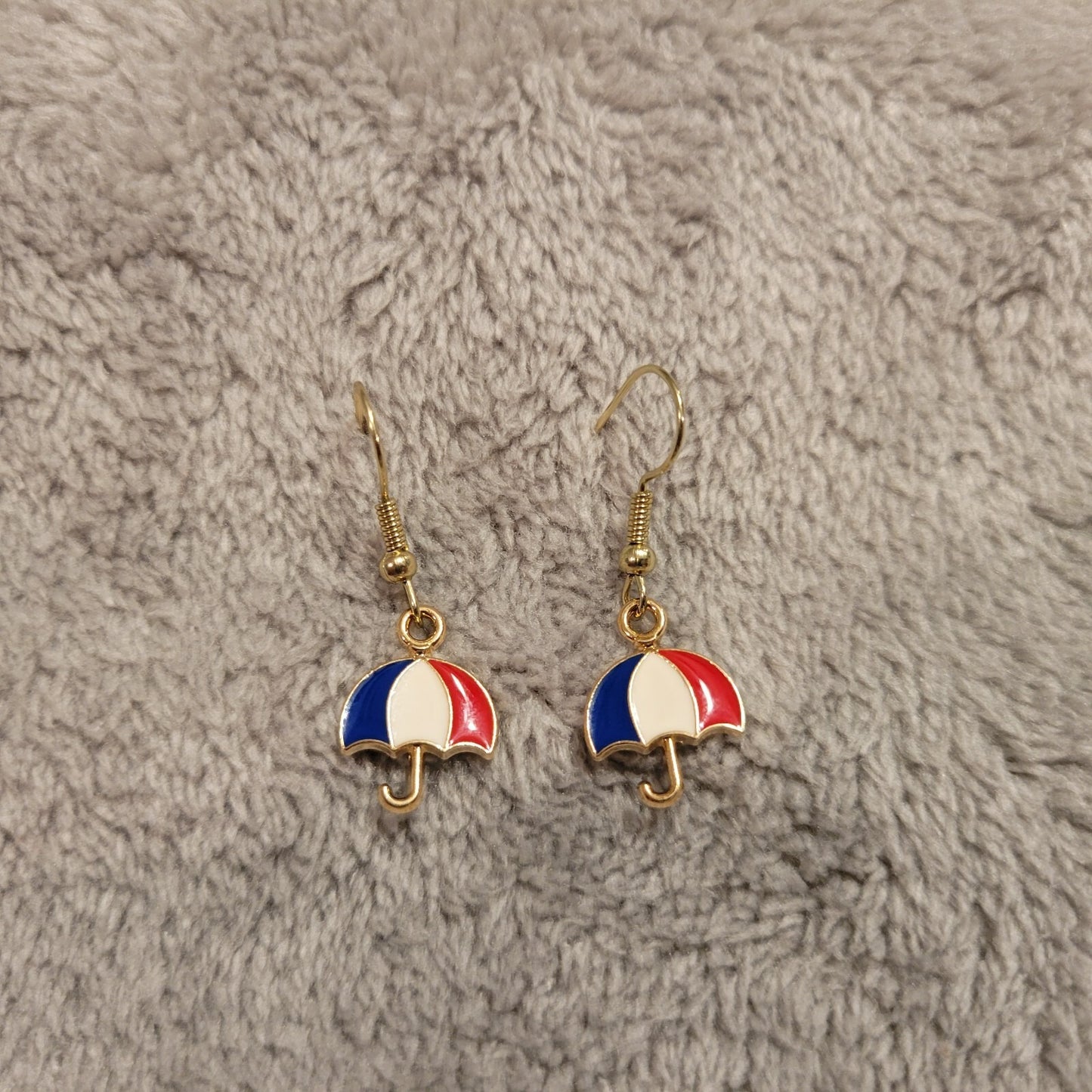 Umbrella #2 Womens Earrings One Pair Hanging Dangle Gold Tone Alloy Novelty