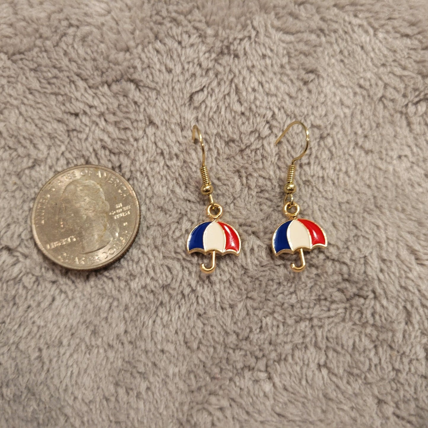 Umbrella #2 Womens Earrings One Pair Hanging Dangle Gold Tone Alloy Novelty