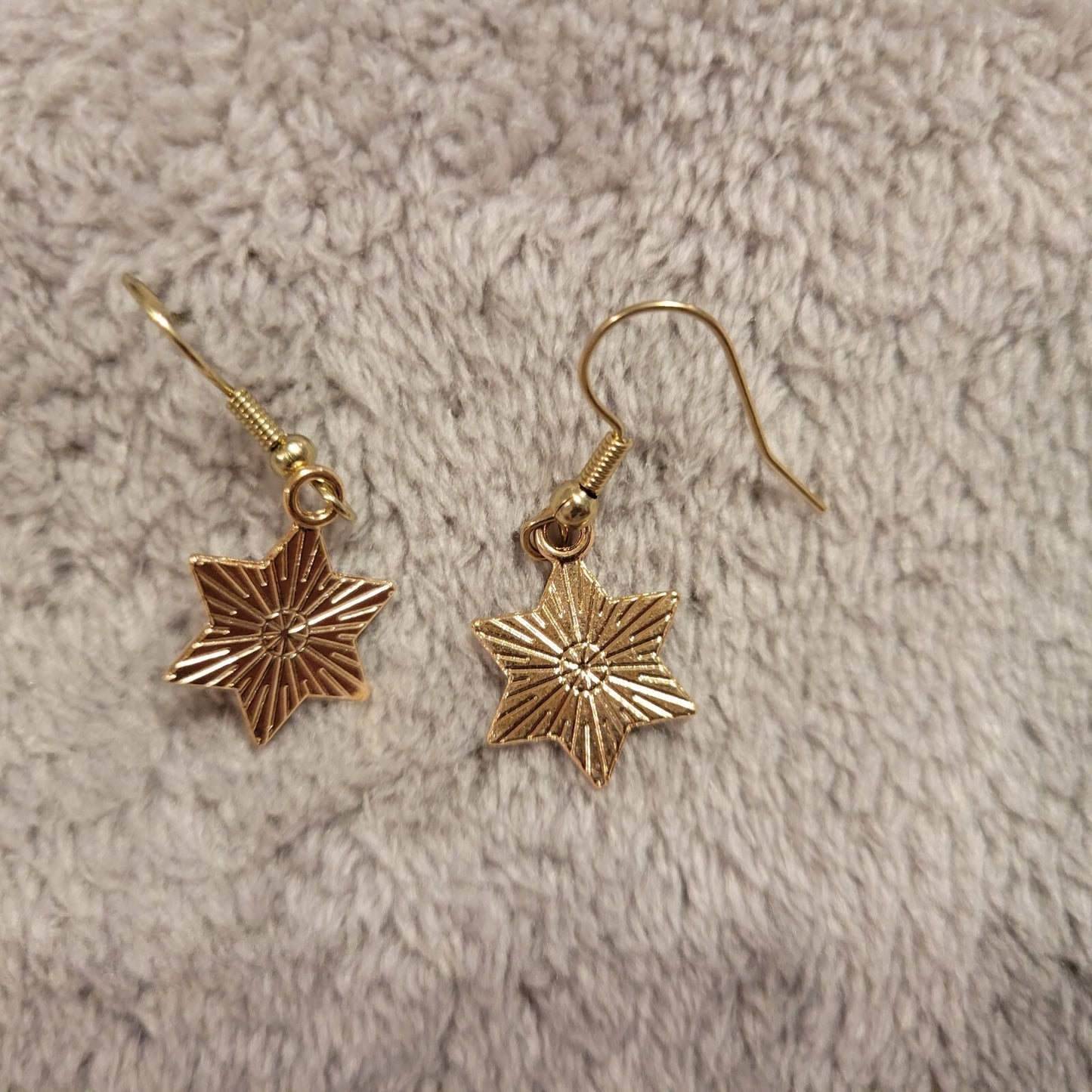 Fourth of July Patriotic Womens Earrings One Pair 6 Point Star Flag USA Hanging