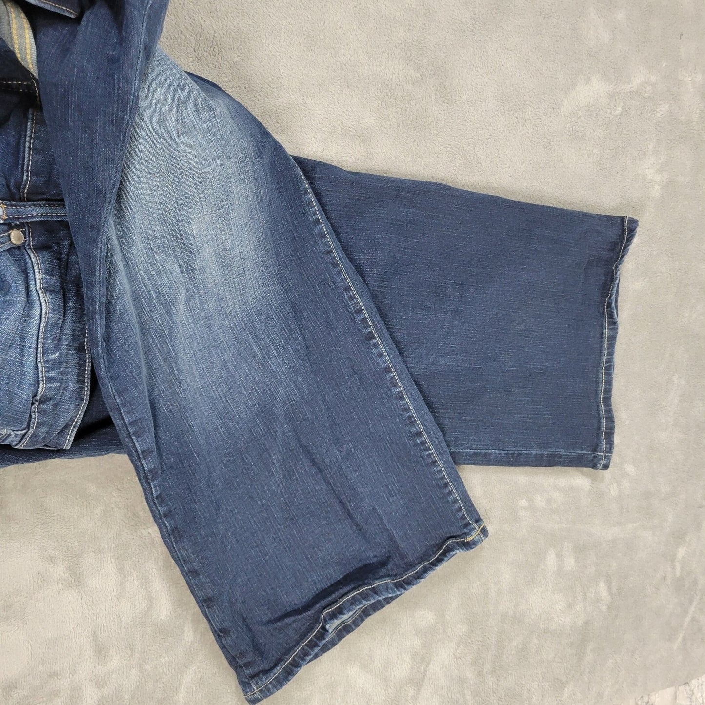 Torrid Womens Jeans 28XS 28XP Boot Cut Dark Blue Denim Wash Zip Comfort Waist