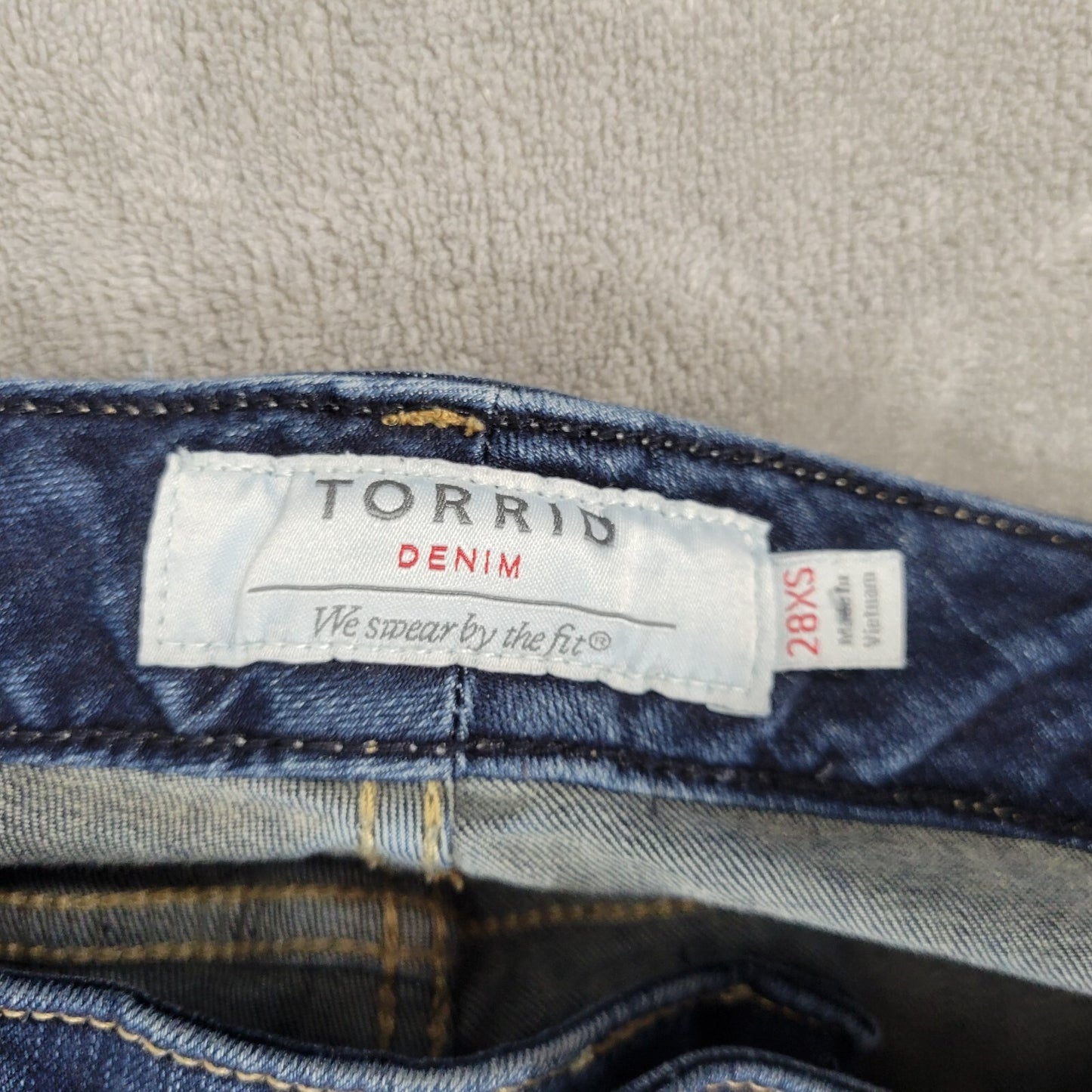 Torrid Womens Jeans 28XS 28XP Boot Cut Dark Blue Denim Wash Zip Comfort Waist