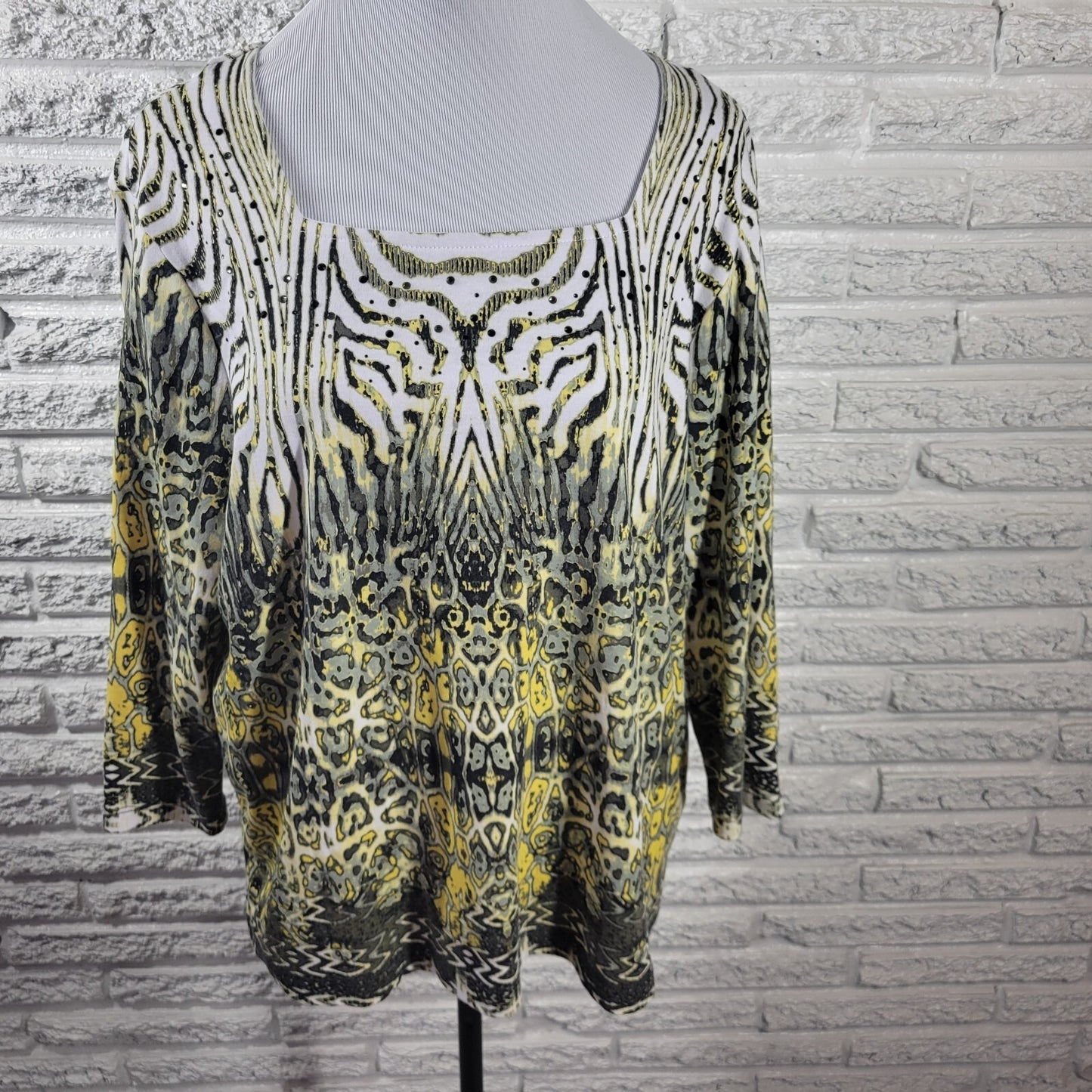 Rebecca Malone Womens Top XL 3/4 Sleeve Rhinestones Yellow Animal Print