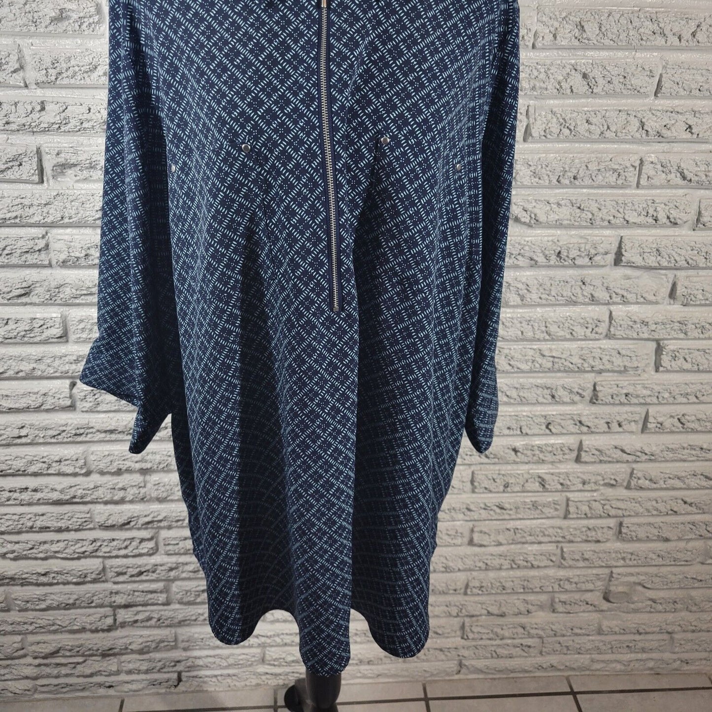 Catherines Women Top 2X Plus Tunic 3/4 Sleeve Blue Geometric Quarter Zip Pockets