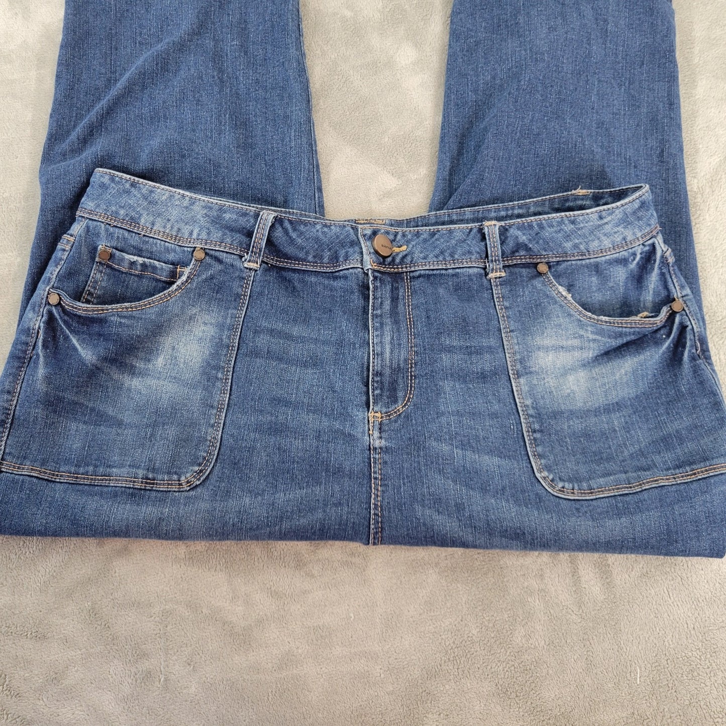 Avenue Womens Jeans 20 Plus Capri Dark Blue Denim Wash Zip Fly Comfy Stretchy