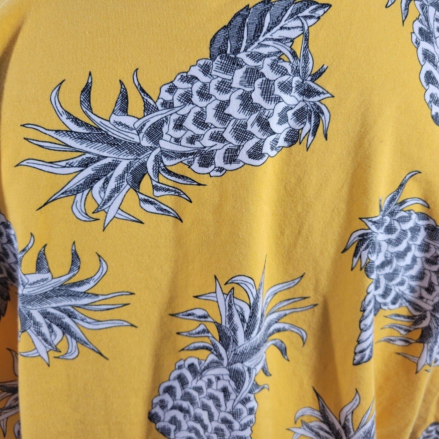 CJ Banks Womens Top 1X Plus Tee Short Sleeve Comfy Yellow Pineapples All Over