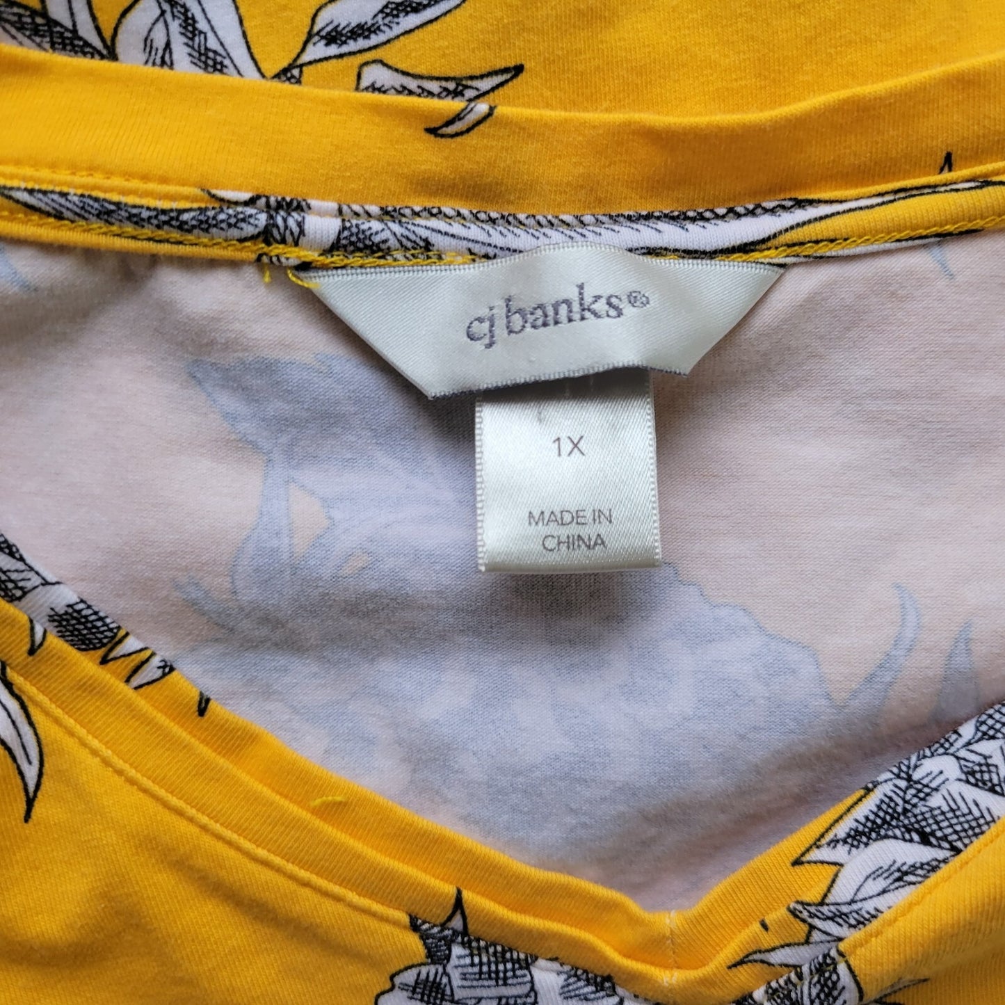 CJ Banks Womens Top 1X Plus Tee Short Sleeve Comfy Yellow Pineapples All Over